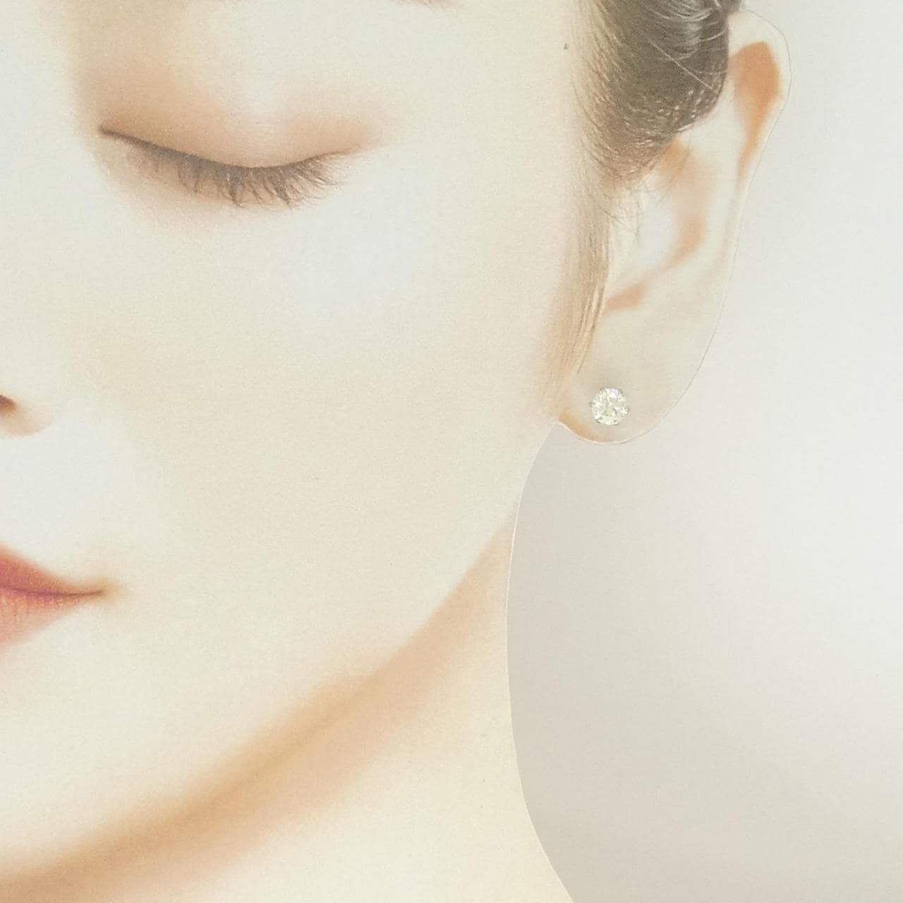 PT900 ソリティア ダイヤモンド ピアス 1.0CT