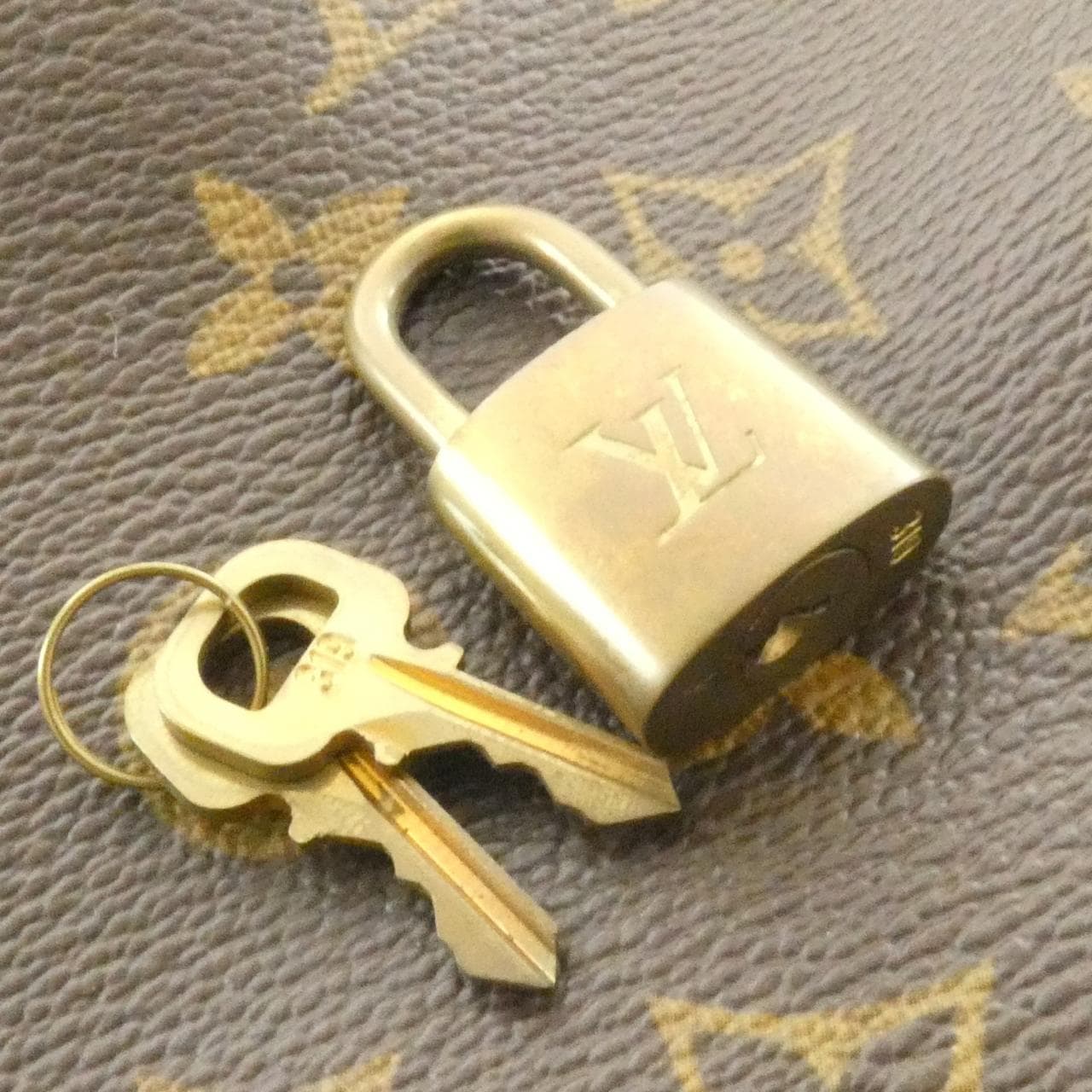 ルイヴィトン モノグラム ロックイット M40102 バッグ