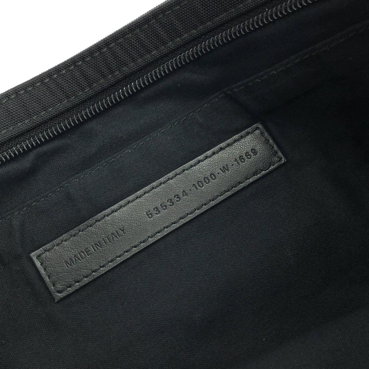 バレンシアガ EXPLORER POUCH 535334 9WB05 バッグ