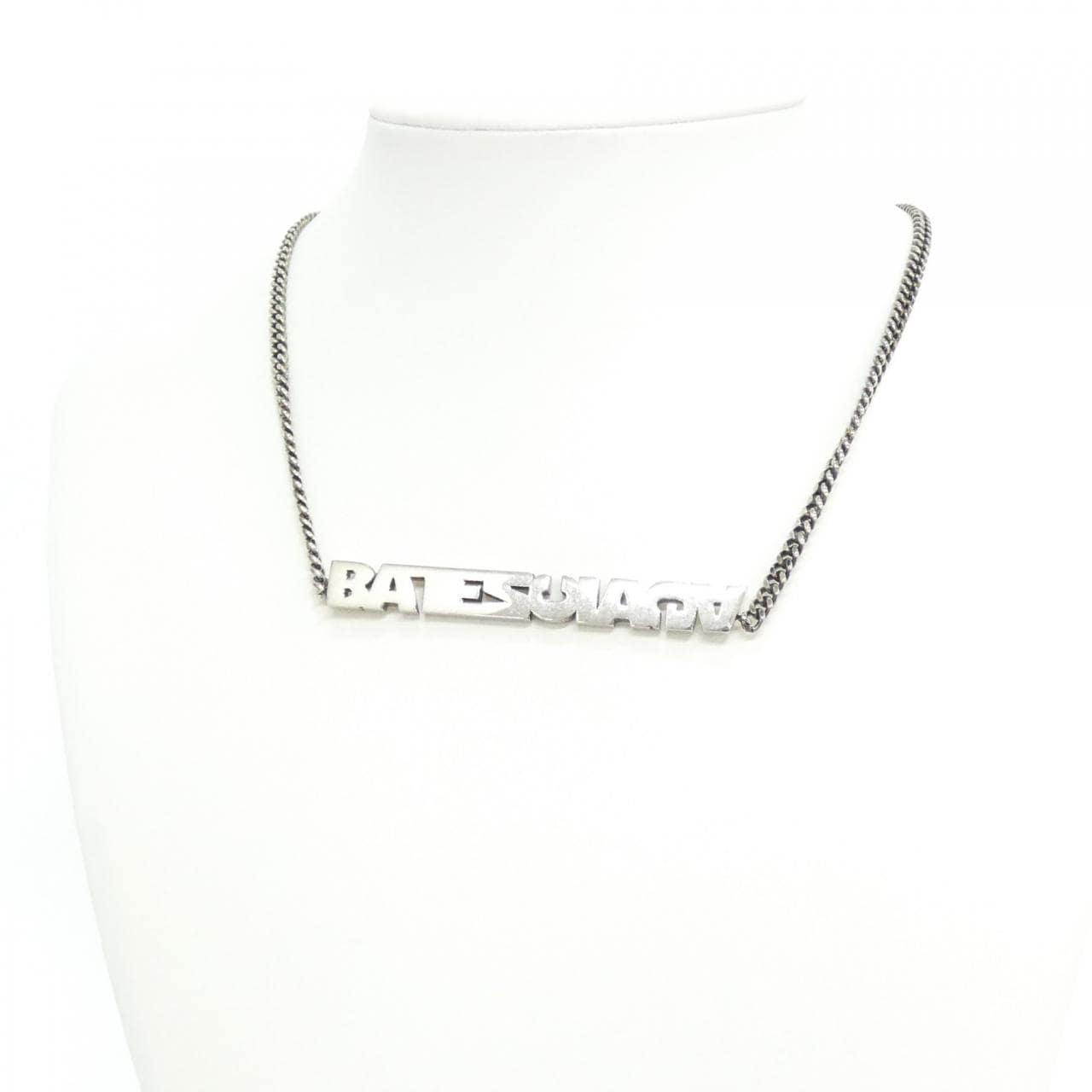 バレンシアガ TYPO TURN 674575 TZ99I ネックレス