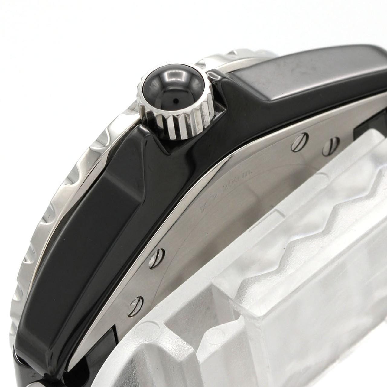 シャネル J12 33mmセラミック H0682 セラミック クォーツ