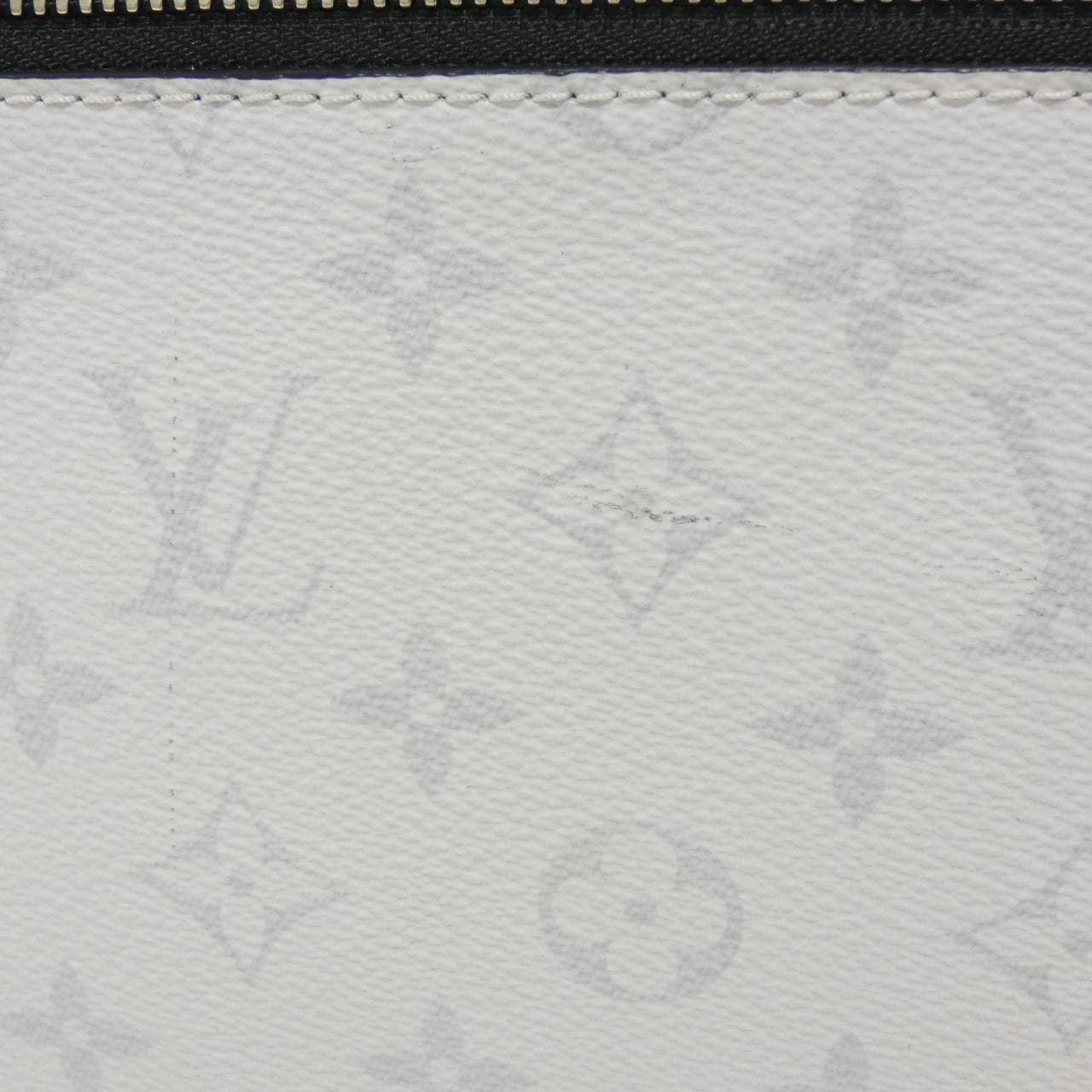 LOUIS VUITTON Taiga Lama 翻蓋郵差包 M30411 單肩包