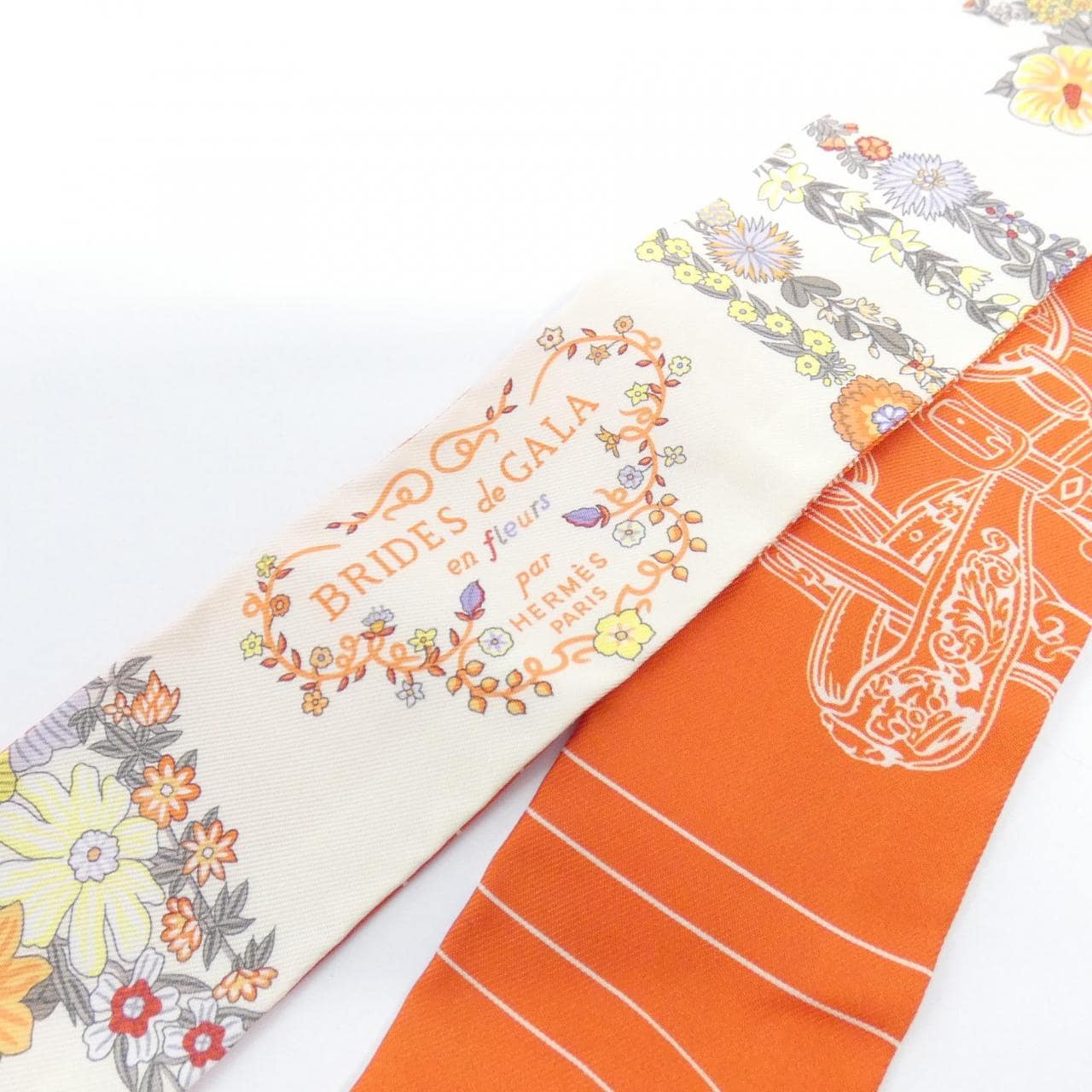 【未使用品】エルメス BRIDES DE GALA EN FLEURS ツイリー 064220S スカーフ