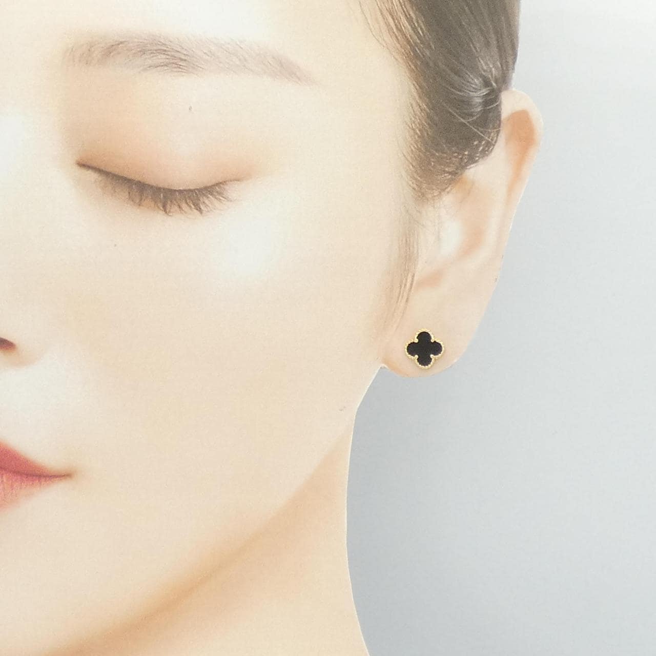 ヴァンクリーフ&アーペル スウィートアルハンブラ ピアス