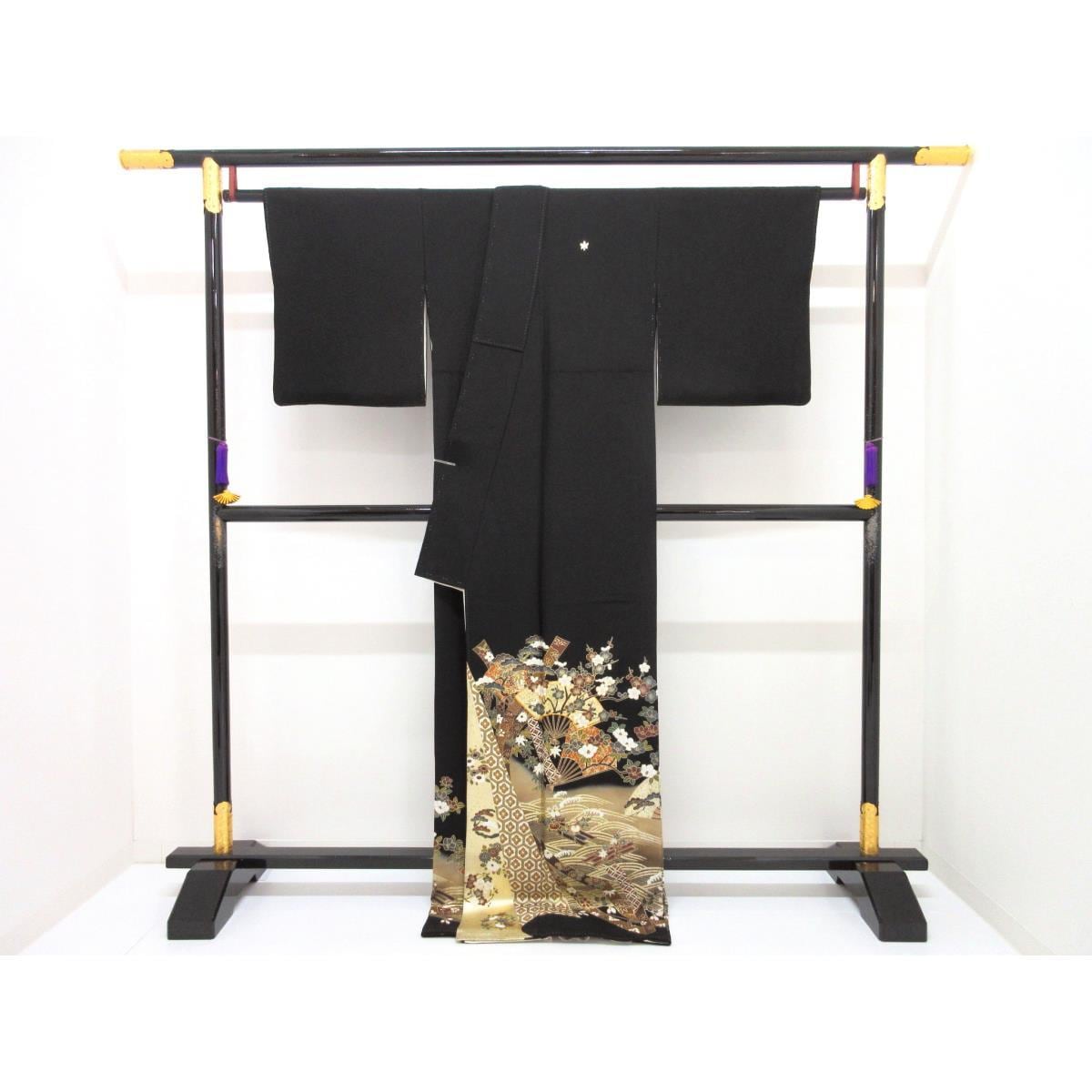 留袖　友禅金彩加工　刺繍入りボカシ染　沢潟　身幅Ｌ寸