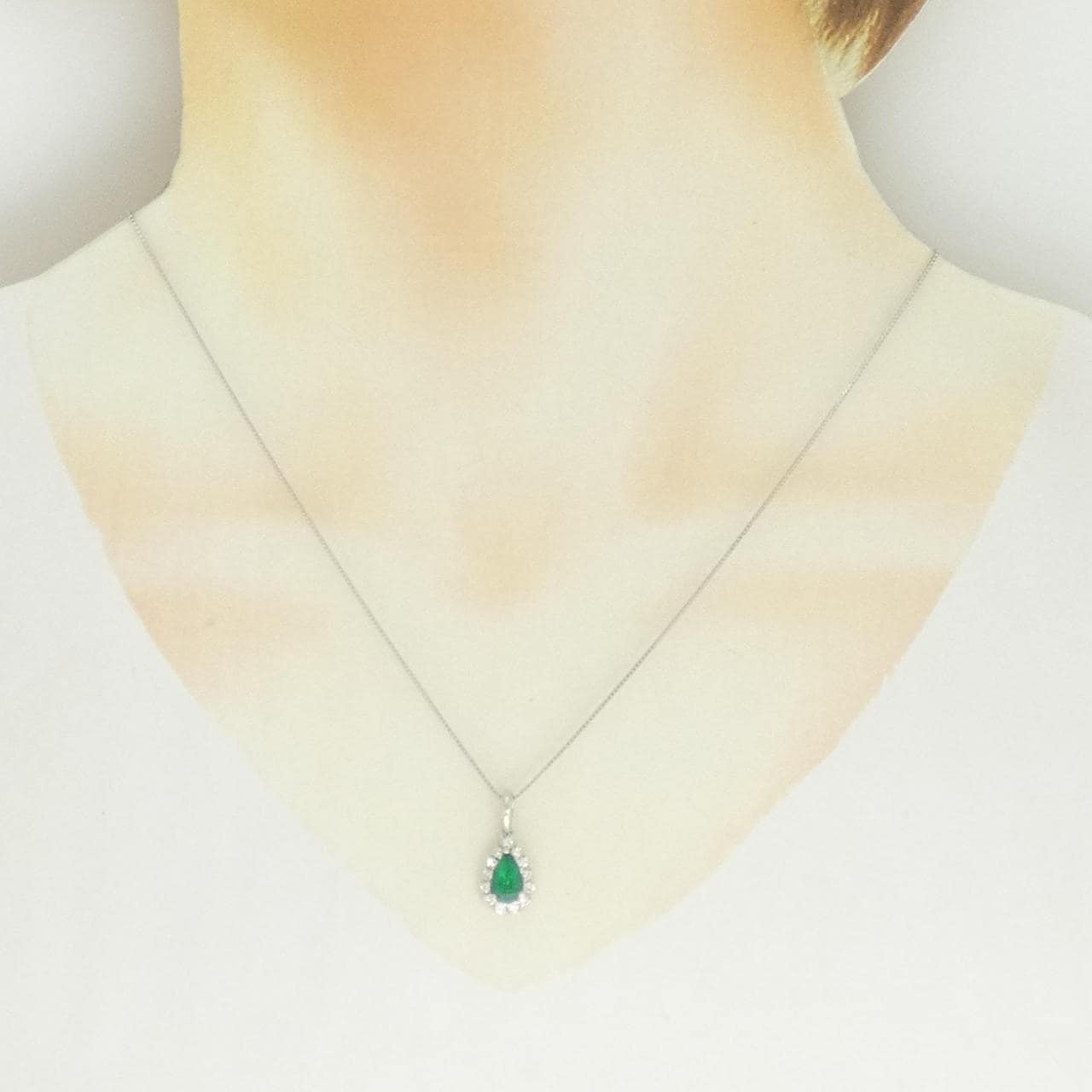 PT900/PT850 エメラルド ネックレス 0.66CT
