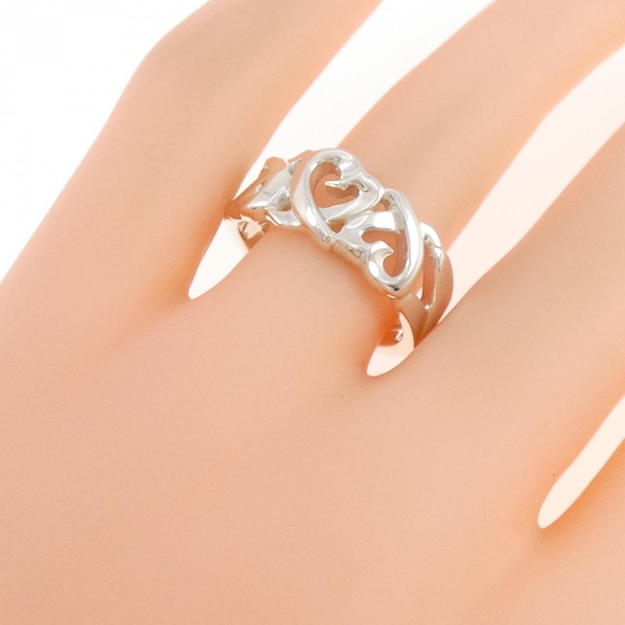 ティファニー トリプルラビングハート リング