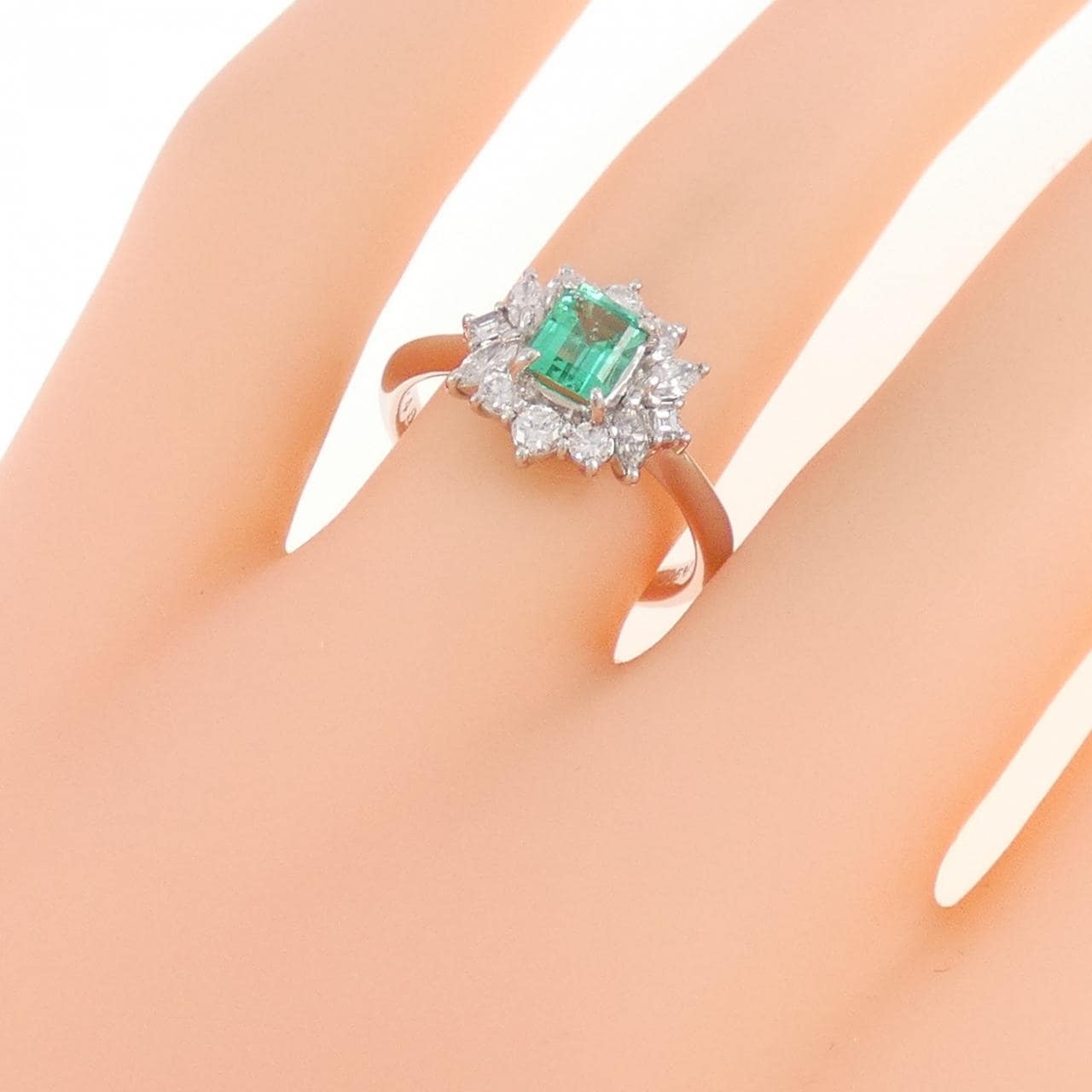 PT900 エメラルド リング 0.51CT コロンビア産