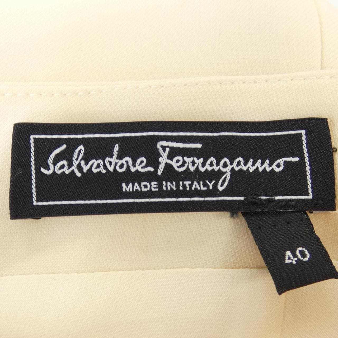 サルヴァトーレフェラガモ SALVATORE FERRAGAMO スカート