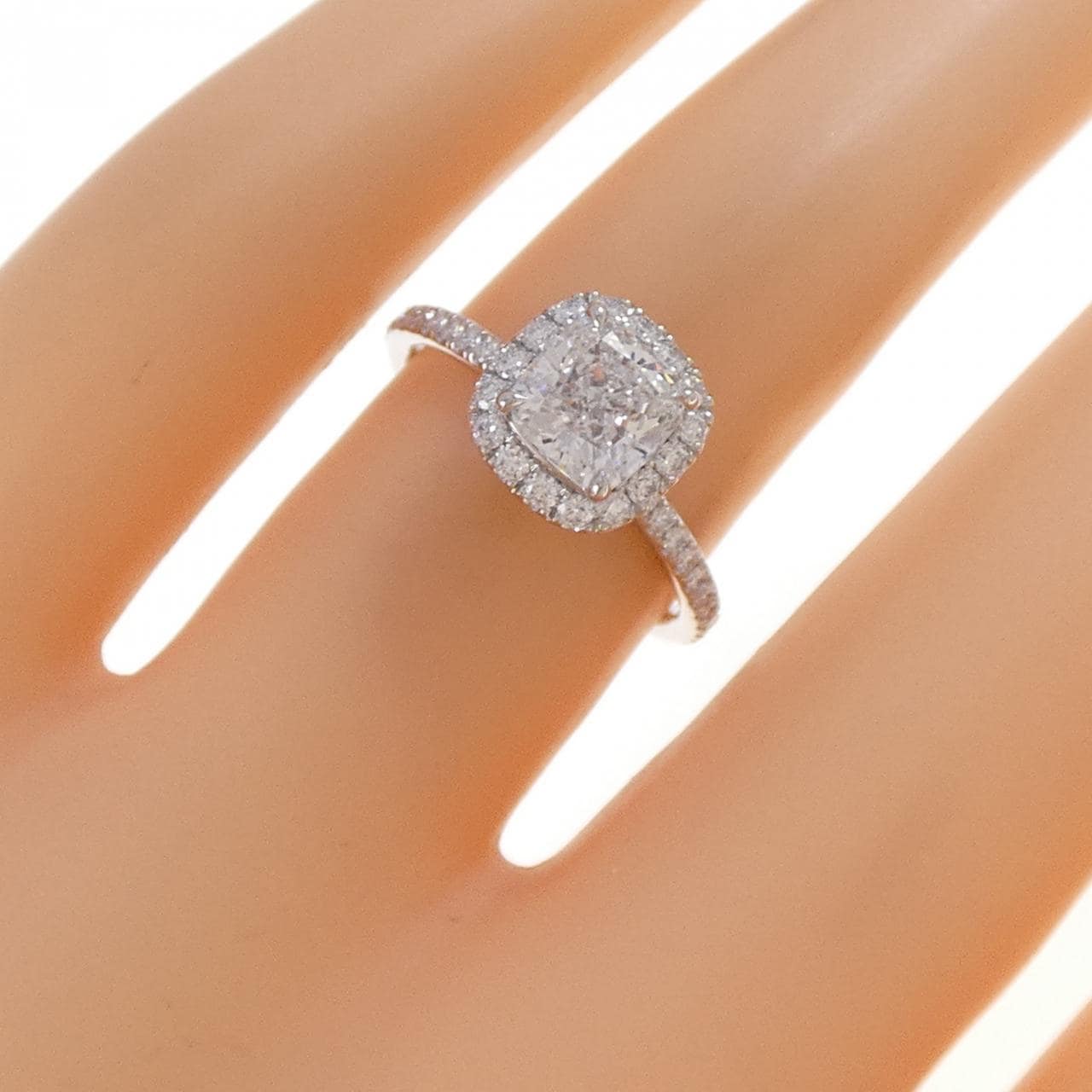 ハリーウィンストン マイクロパヴェ リング 1.06CT F VS1