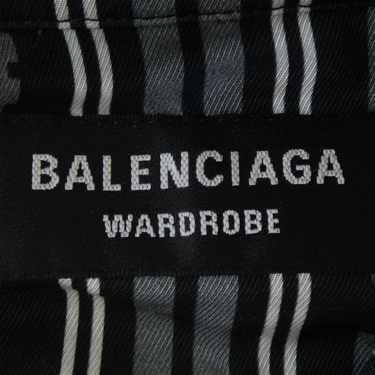バレンシアガ BALENCIAGA 647354 TKL32 S／Sシャツ
