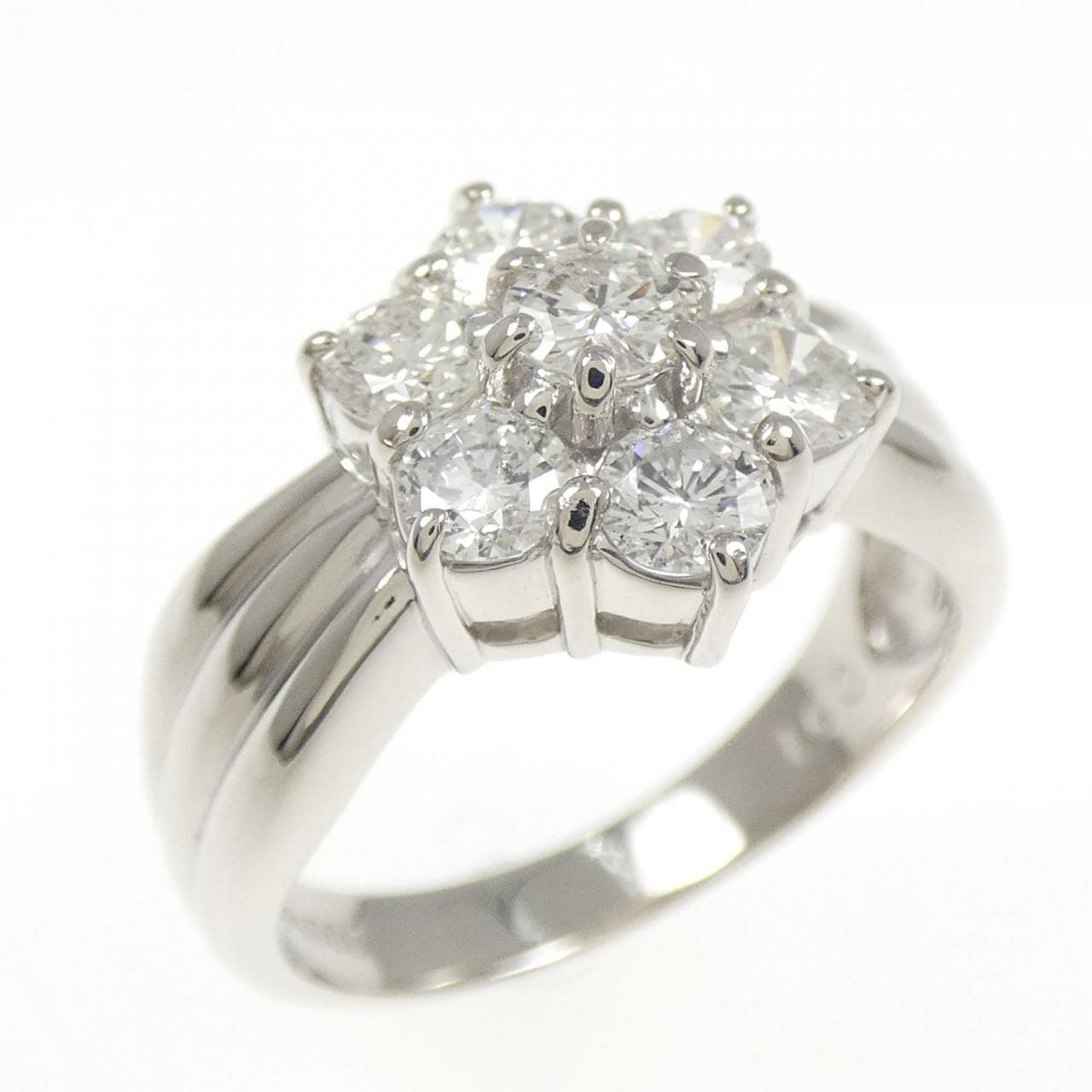 PT900 フラワー ダイヤモンド リング 1.00CT