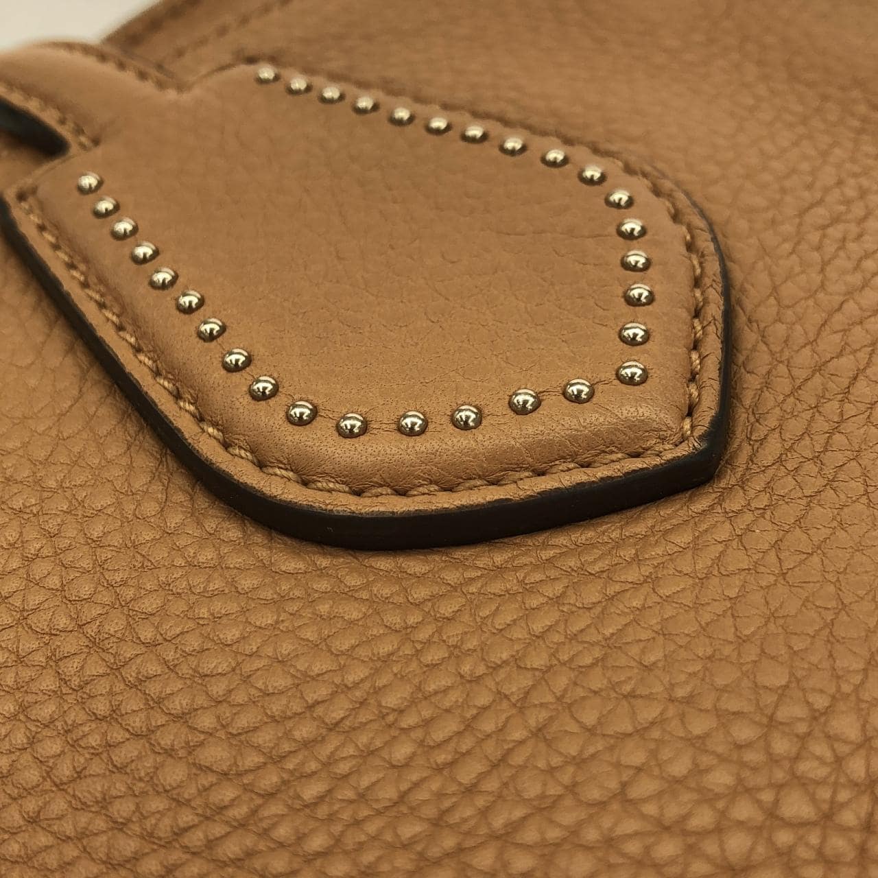 グッチ 370822 A88EN バッグ