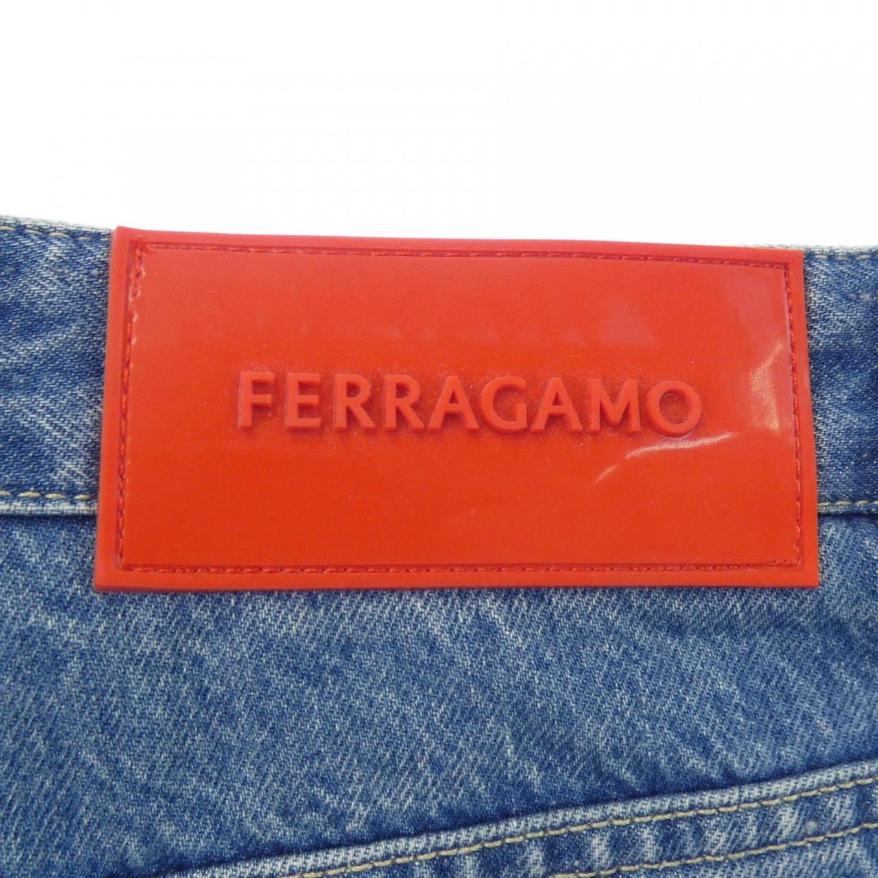 フェラガモ FERRAGAMO ジーンズ