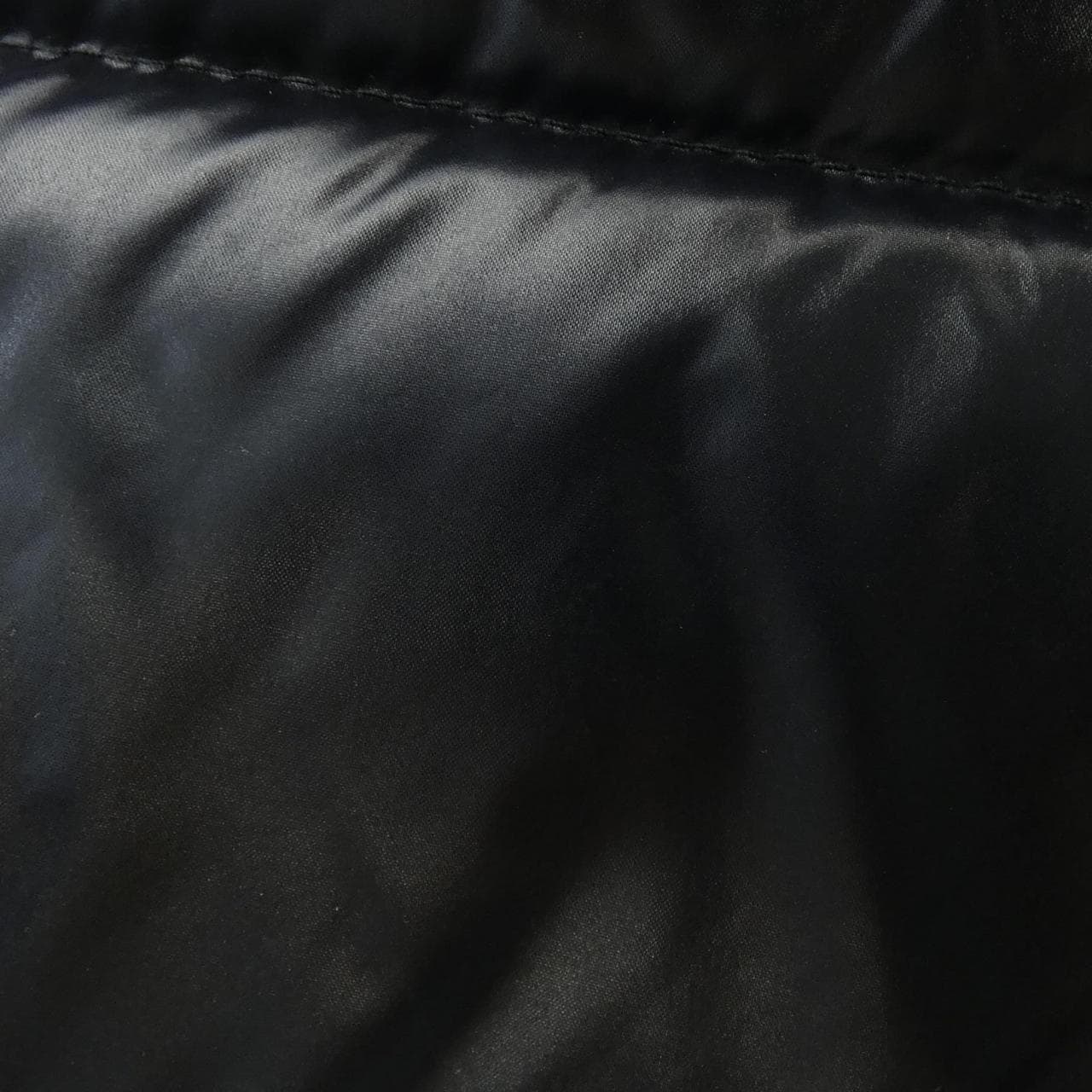 モンクレール MONCLER ダウンジャケット