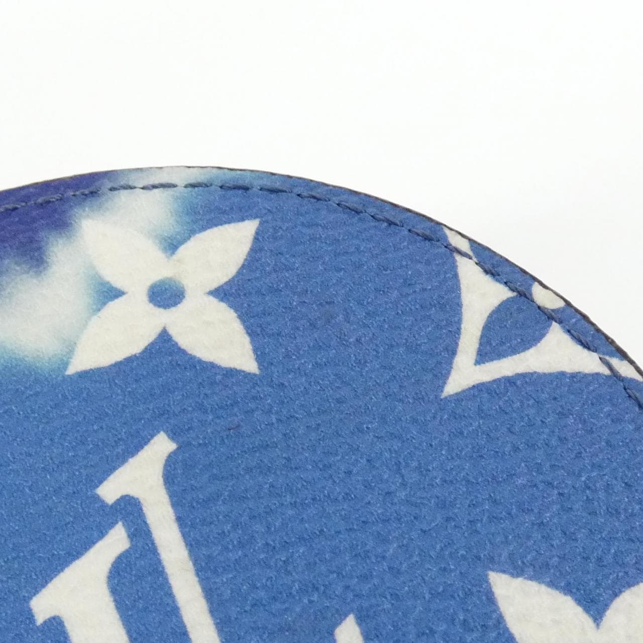 ルイヴィトン ポルト クレ イリュストレ LVエスカル M69272 キーホルダー