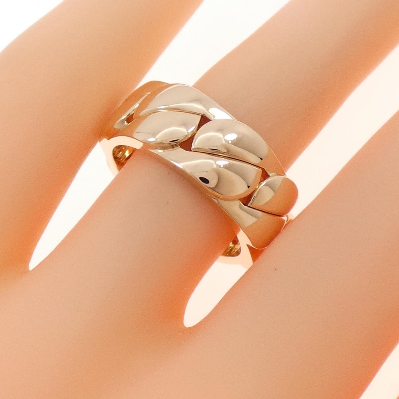 Cartier亞多納戒指