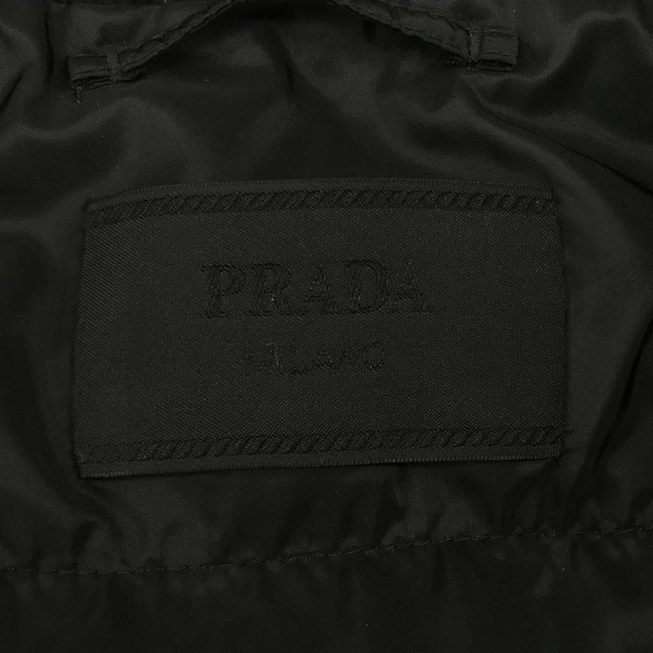 プラダ PRADA トライアングルロゴ SGH068 R232 1060 ダウンジャケット