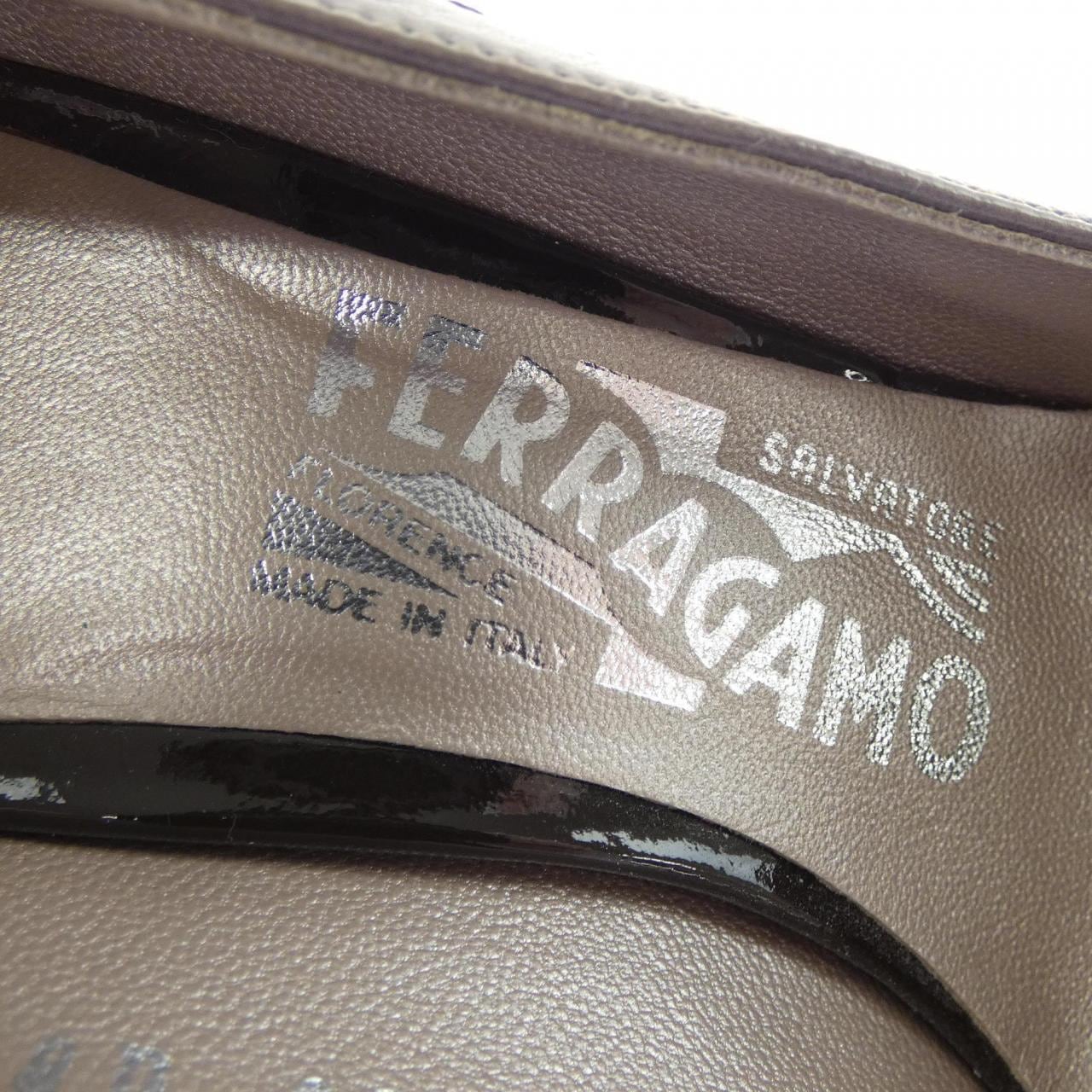 フェラガモ FERRAGAMO パンプス