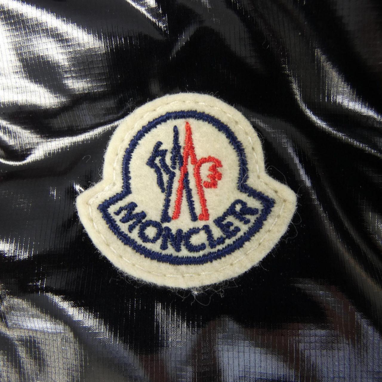 モンクレール MONCLER ダウンジャケット