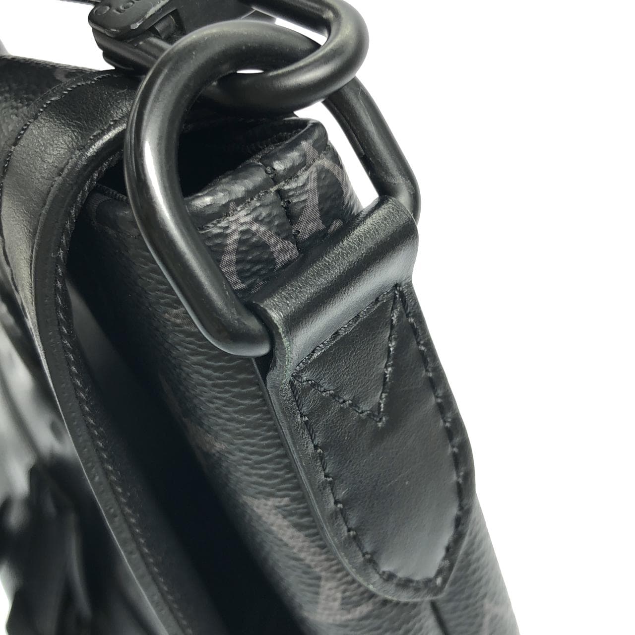 ルイヴィトン モノグラム エクリプス ソミュール メッセンジャー M45911 ショルダーバッグ