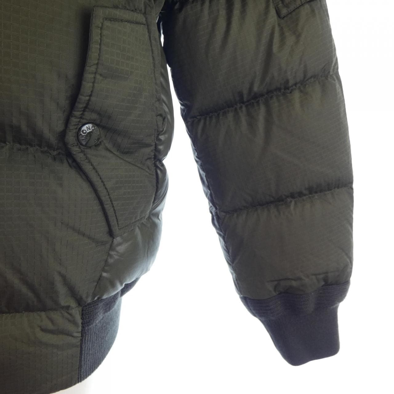 モンクレール MONCLER ダウンジャケット