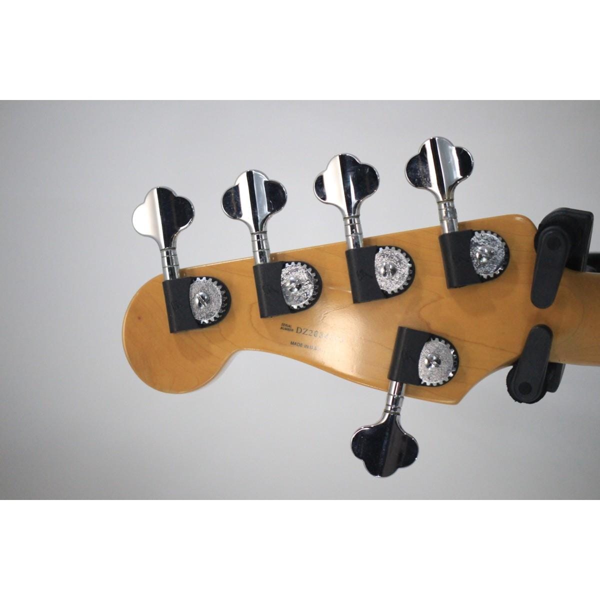 ＦＥＮＤＥＲ　　ＡＭＥＲＩＣＡＮ　ＤＥＬＵＸＥ　ＰＢ　Ｖ