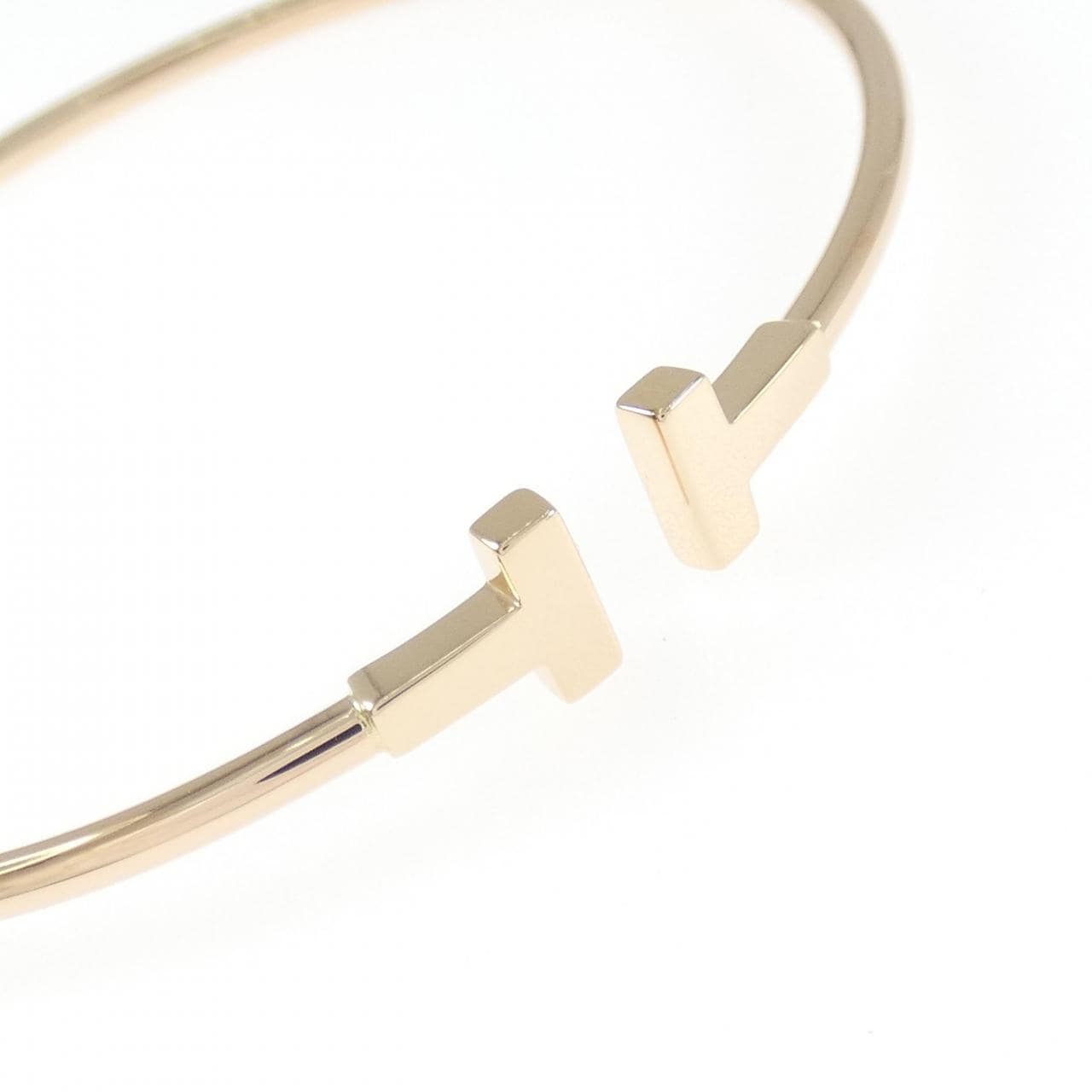 ティファニー Tナローワイヤー バングル