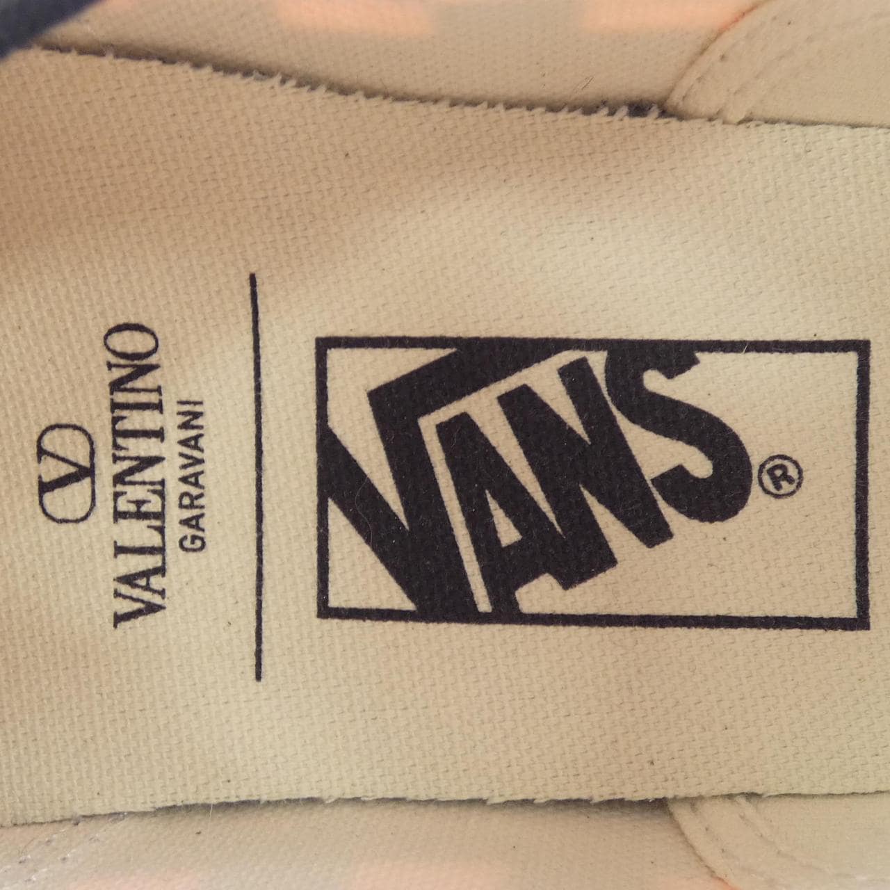 ヴァレンティノガラヴァーニ VALENTINO GARAVANI スニーカー