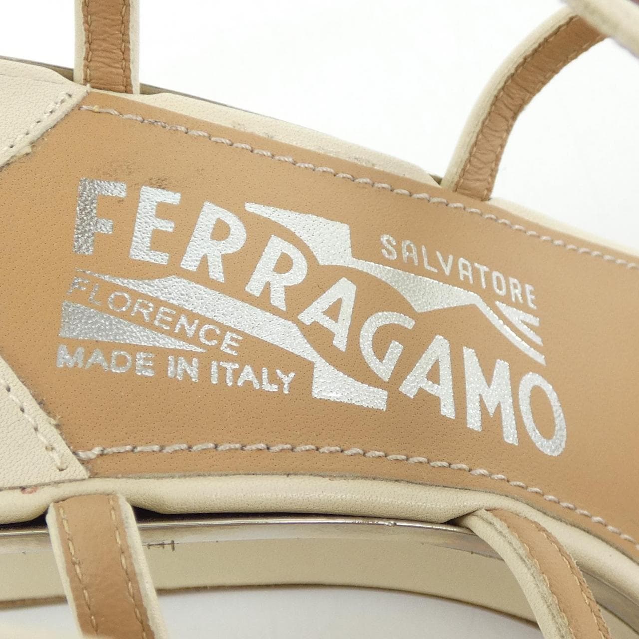 サルヴァトーレフェラガモ SALVATORE FERRAGAMO サンダル