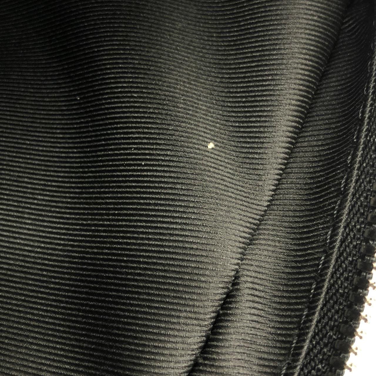 ルイヴィトン タイガ ラマ アウトドア メッセンジャー PM M30242 ショルダーバッグ