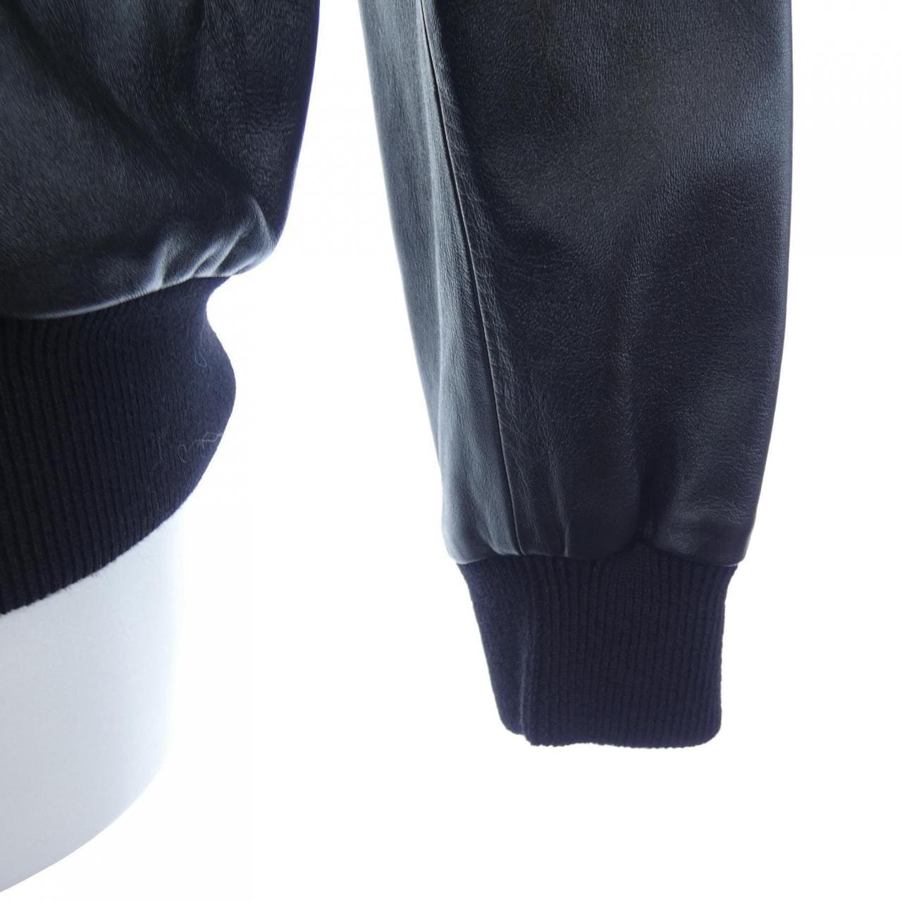 セリーヌ CELINE エンボスルーズブルゾン 2EF26280D レザージャケット