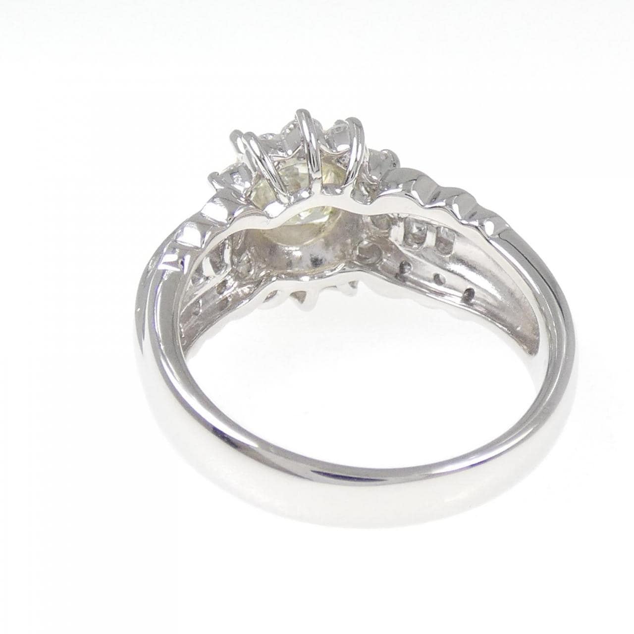 PT900 ダイヤモンド リング 1.006CT VLY VS1 ファンシーカット