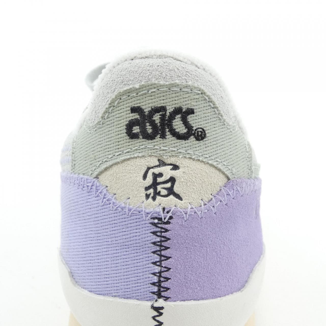 ASICS运动鞋