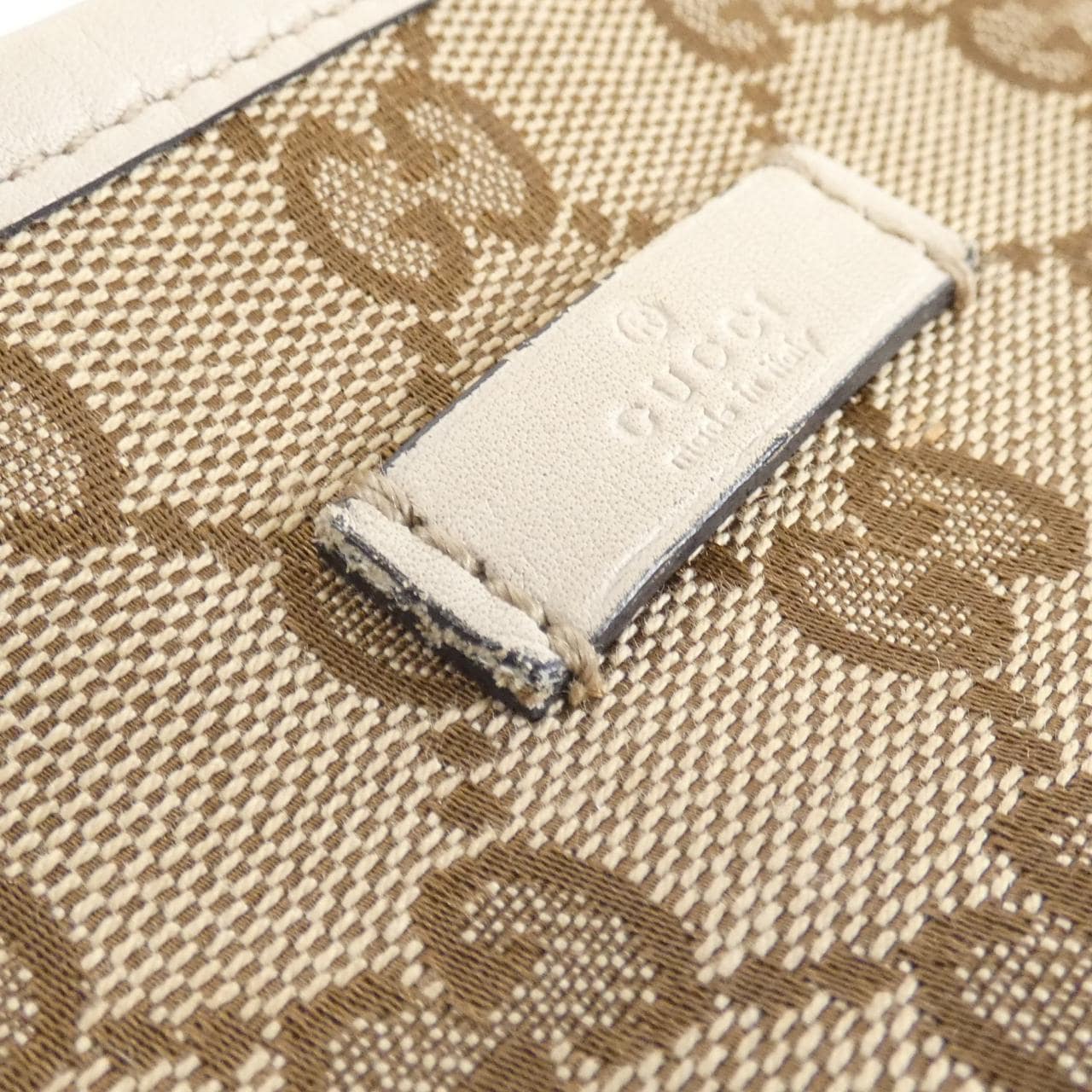 Gucci 388924 KQWFZ单肩包