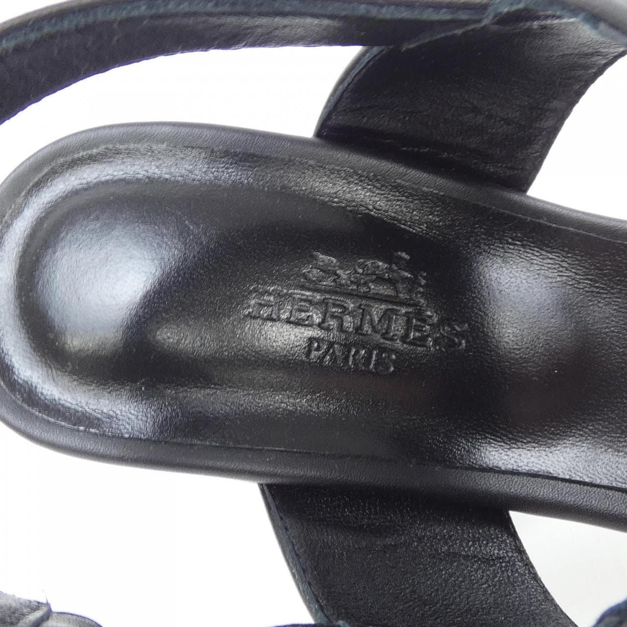 HERMES Ilona Kelly 扣環涼鞋 241153Z