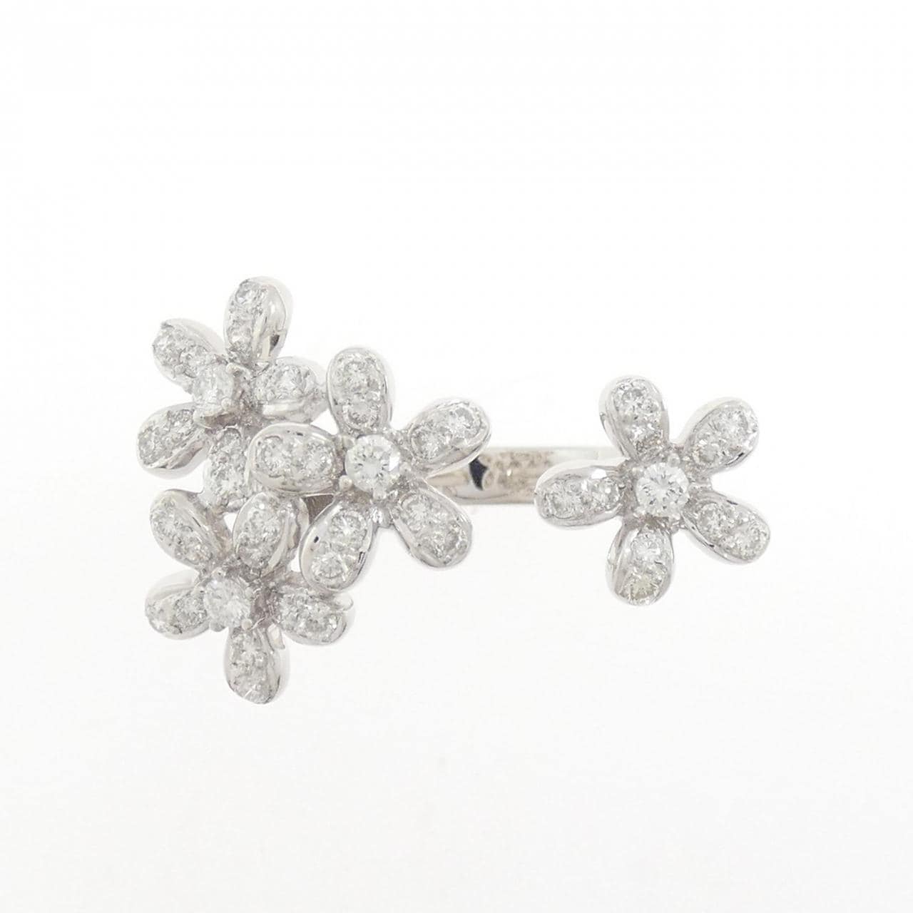 750WG フラワー ダイヤモンド リング 0.65CT