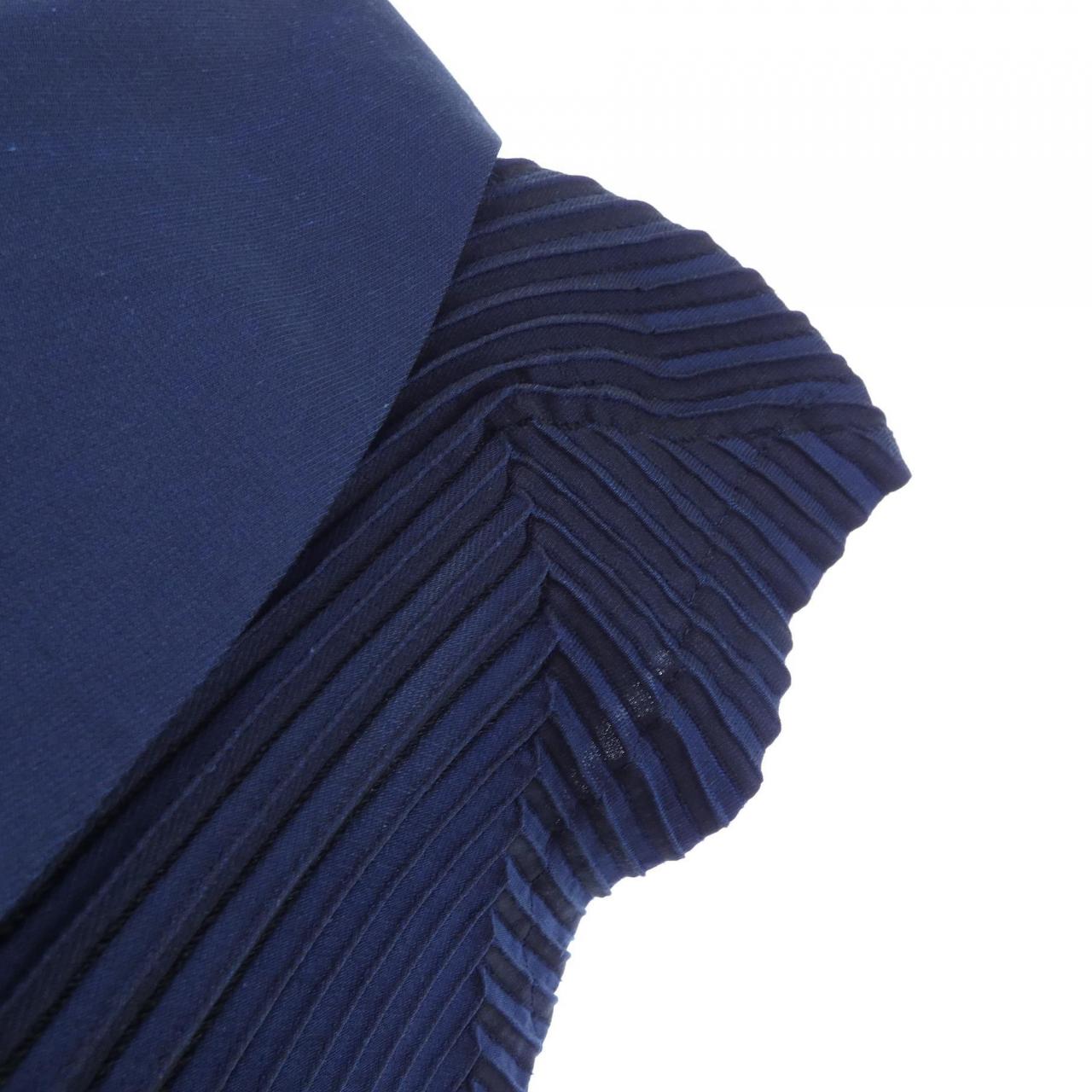 イッセイミヤケ ISSEY MIYAKE IM63F007 トップス