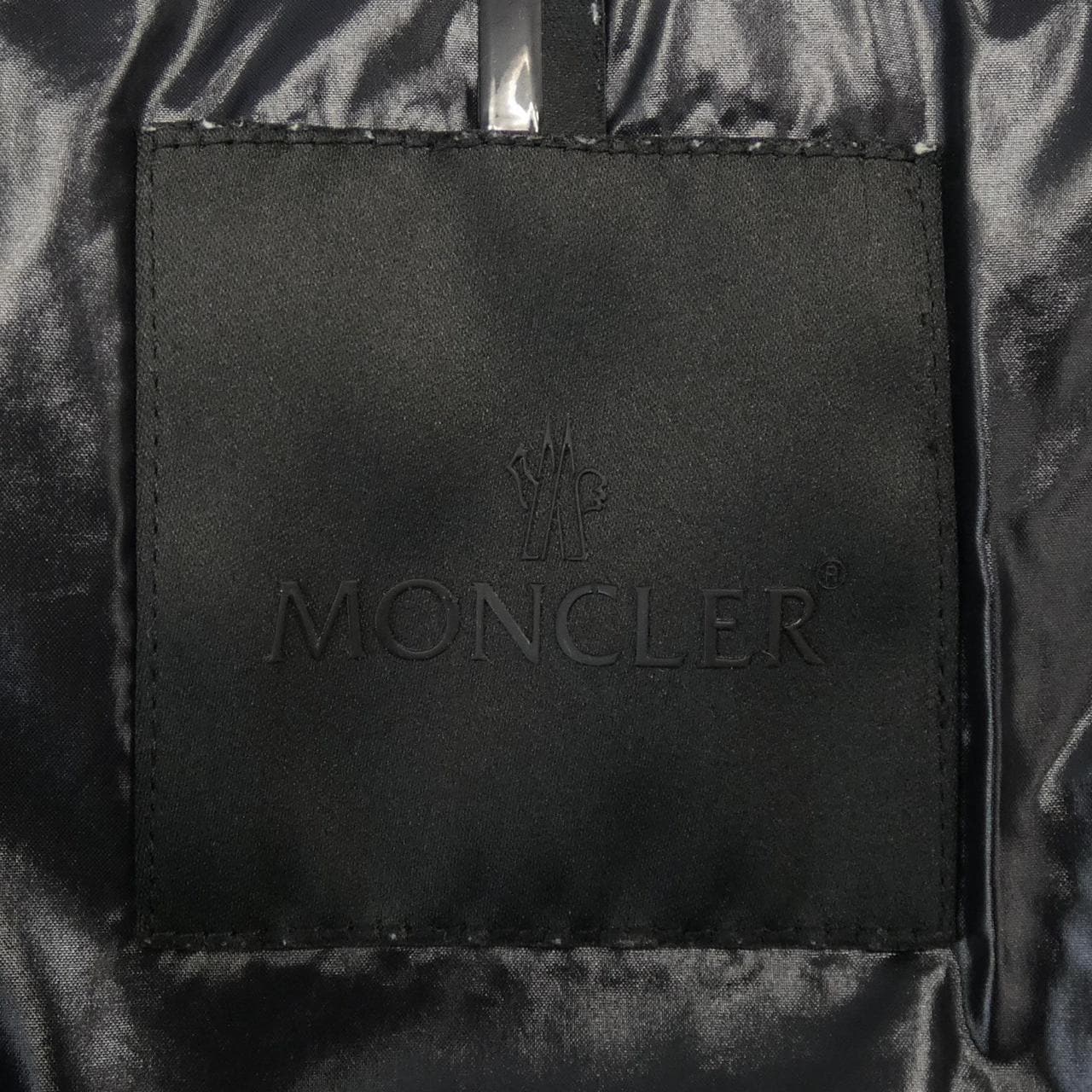 モンクレール MONCLER ダウンジャケット