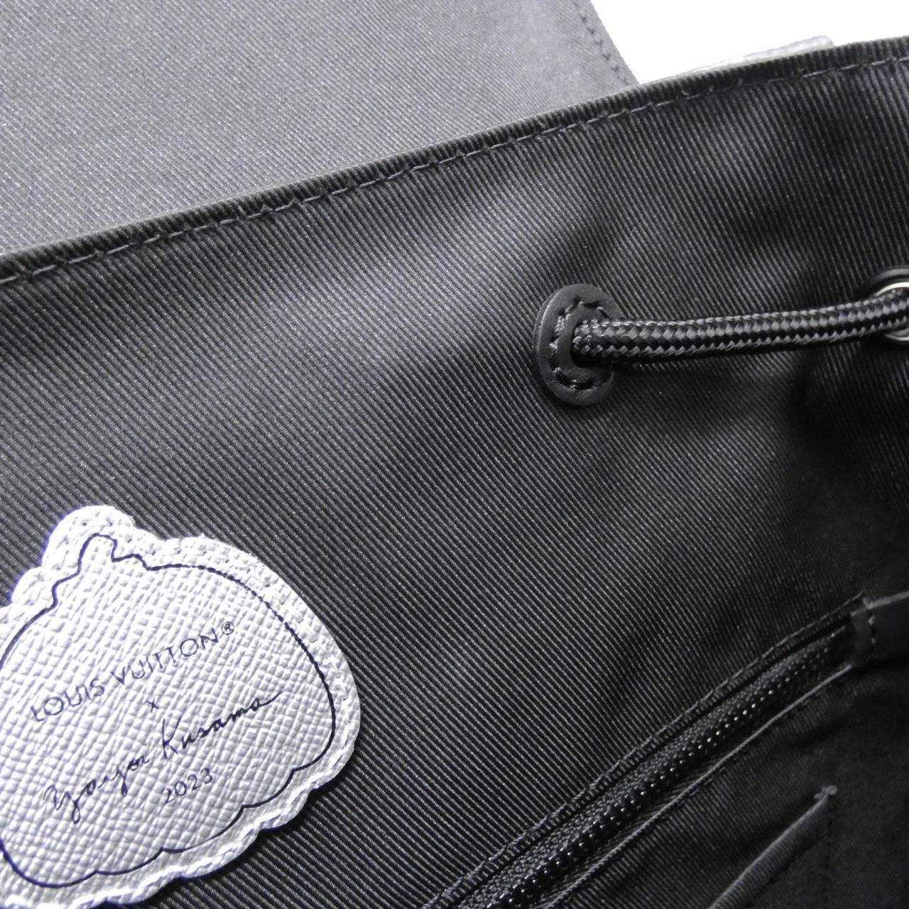 LOUIS VUITTON Monogram Eclipse (LV X YK) Christopher MM M46403双肩包