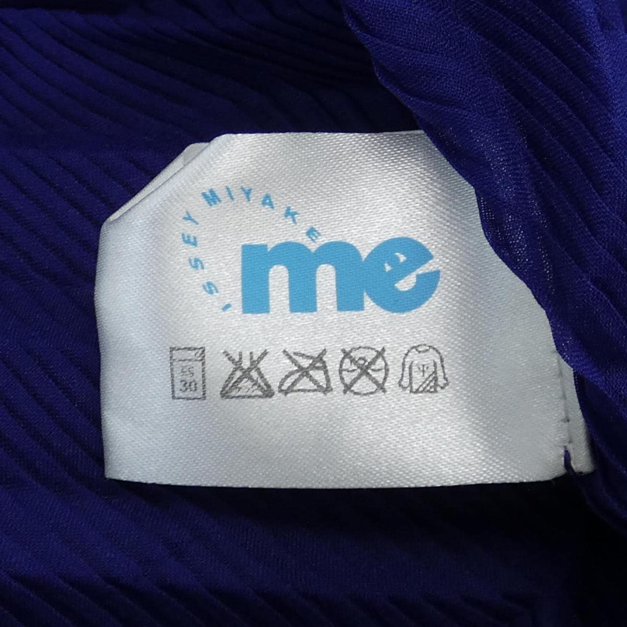 ミーイッセイミヤケ me ISSEY MIYAKE トップス