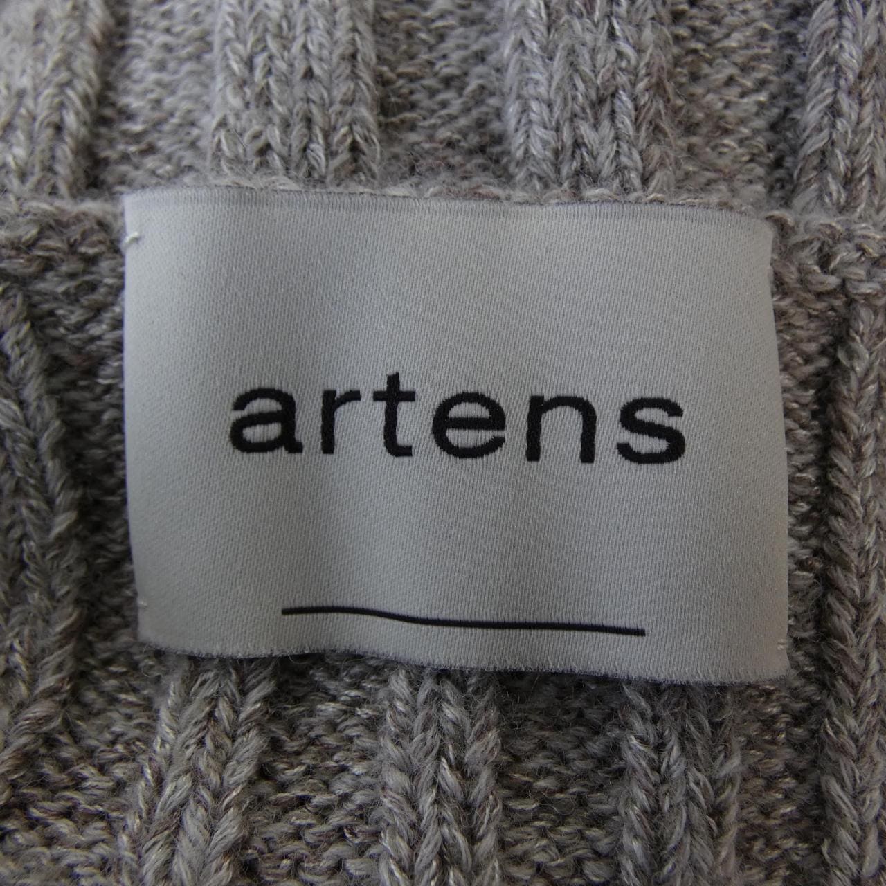 ARTENS ベスト