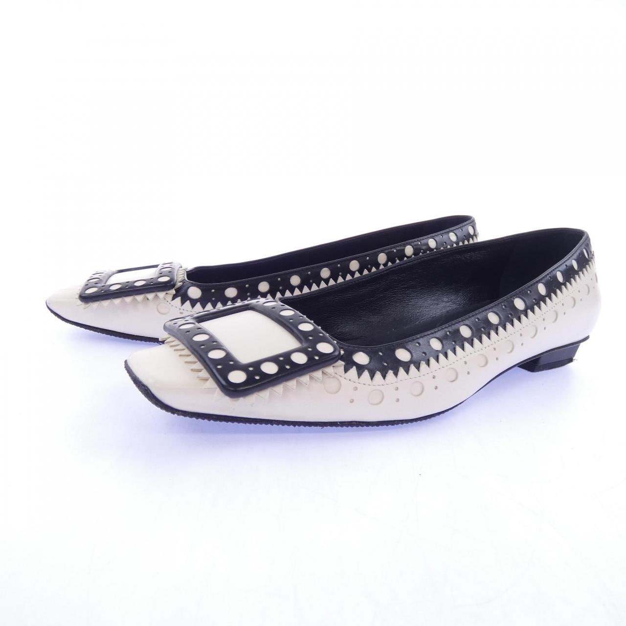 ロジェヴィヴィエ ROGER VIVIER パンプス