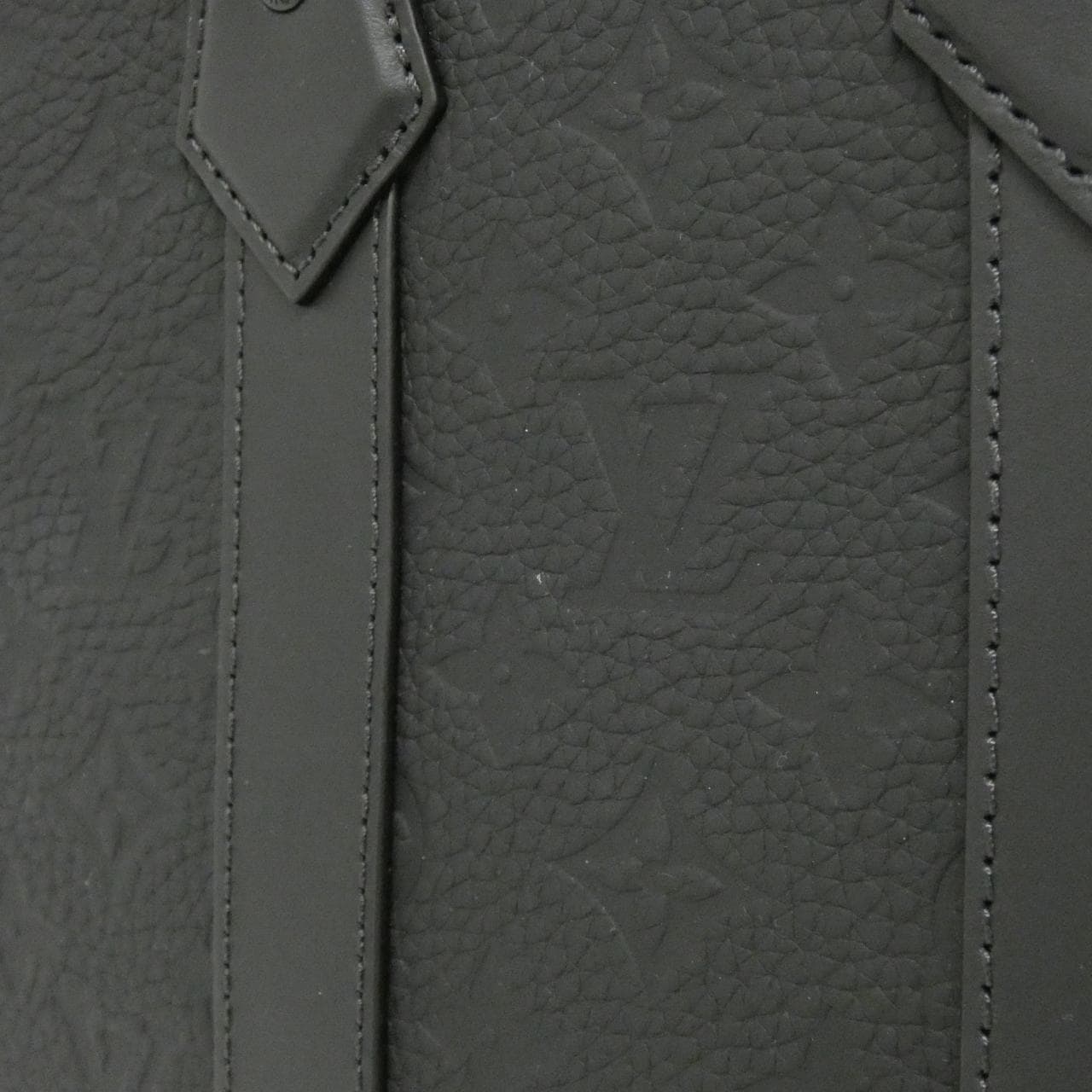 ルイヴィトン トリヨン モノグラム サック プラ クロス M21884 バッグ