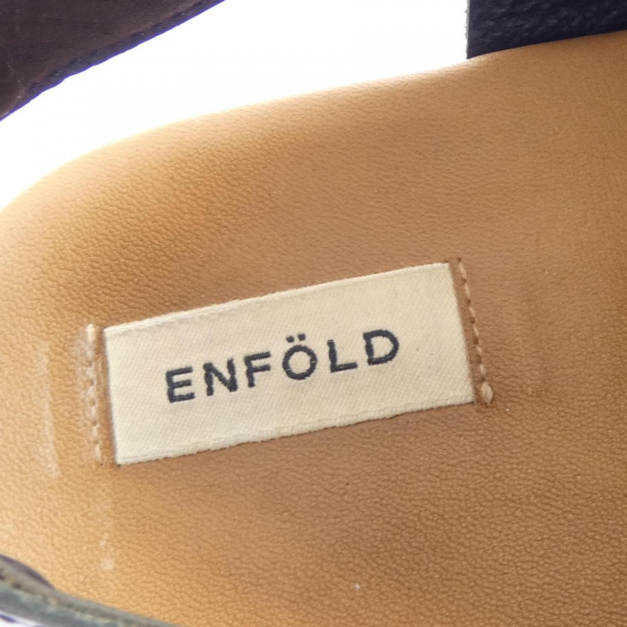 エンフォルド ENFOLD サンダル