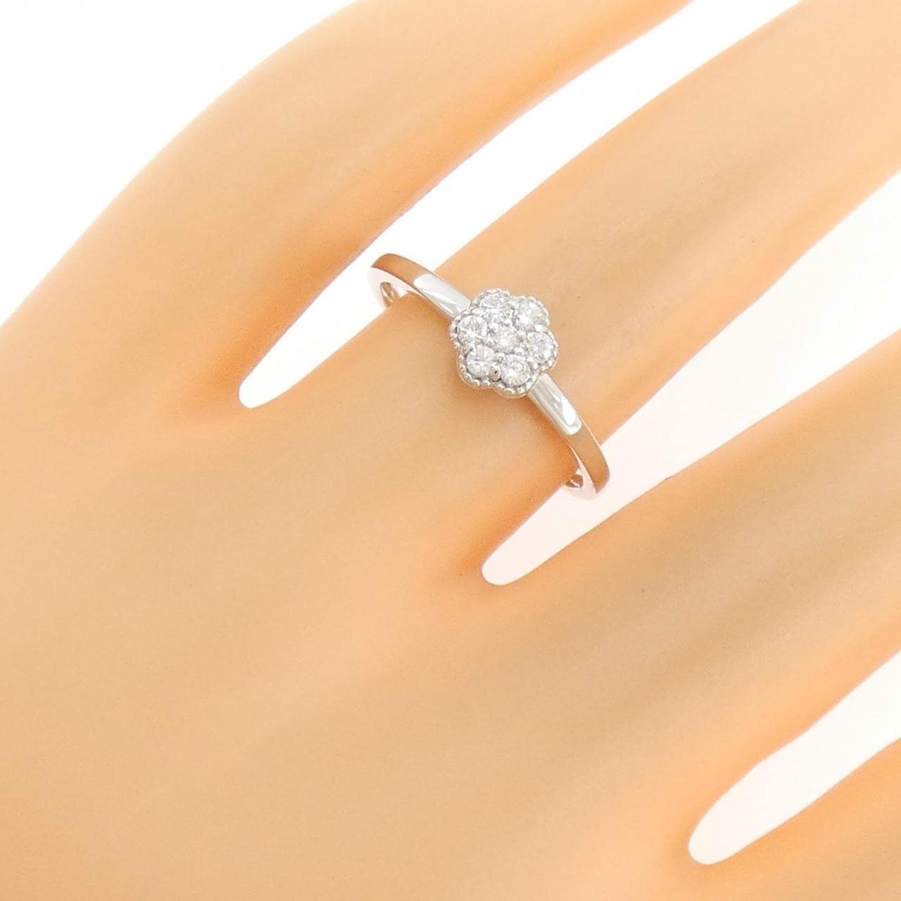 K18WG フラワー ダイヤモンド リング 0.12CT