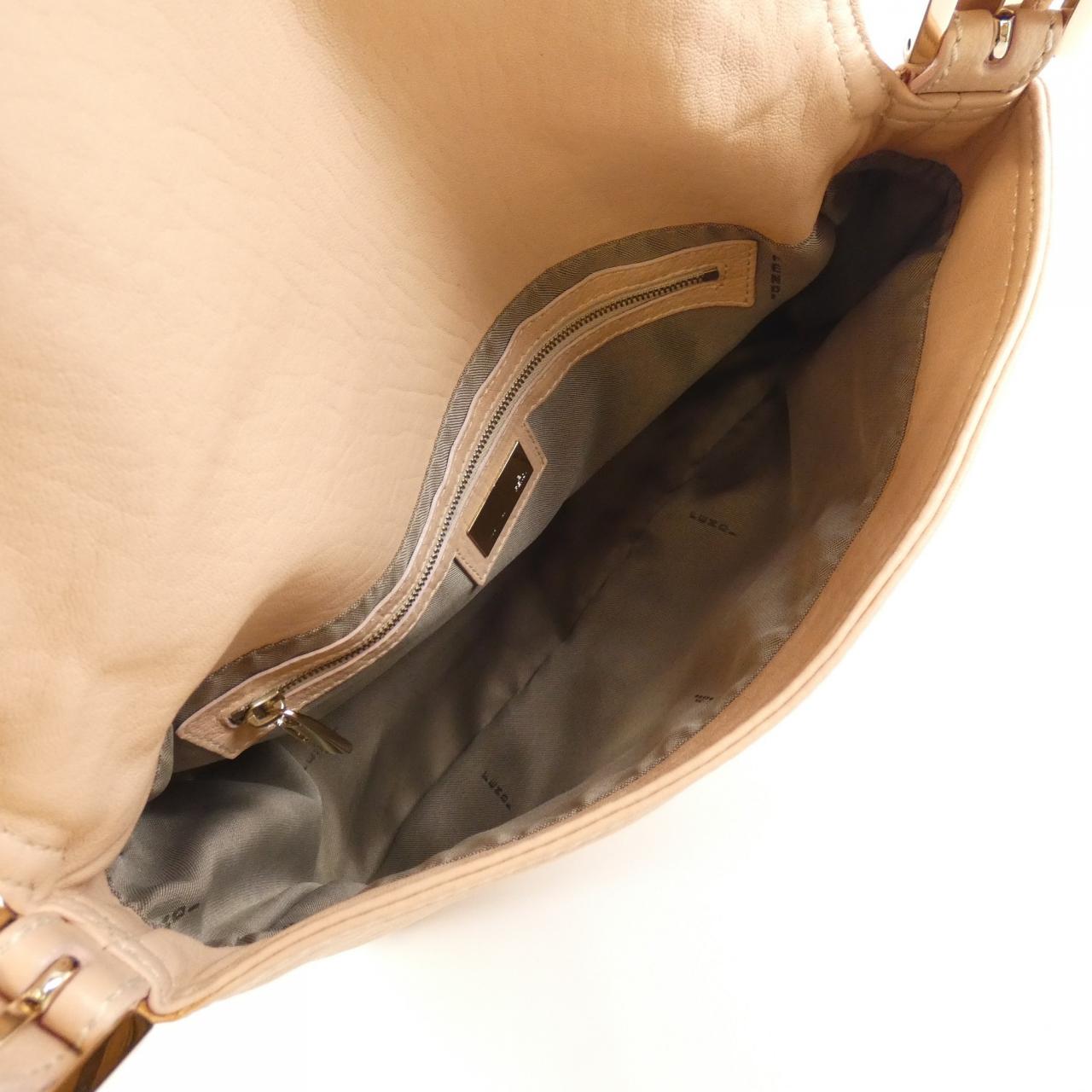 フェンディ マンマ バゲット 8BR001 LPQ ショルダーバッグ