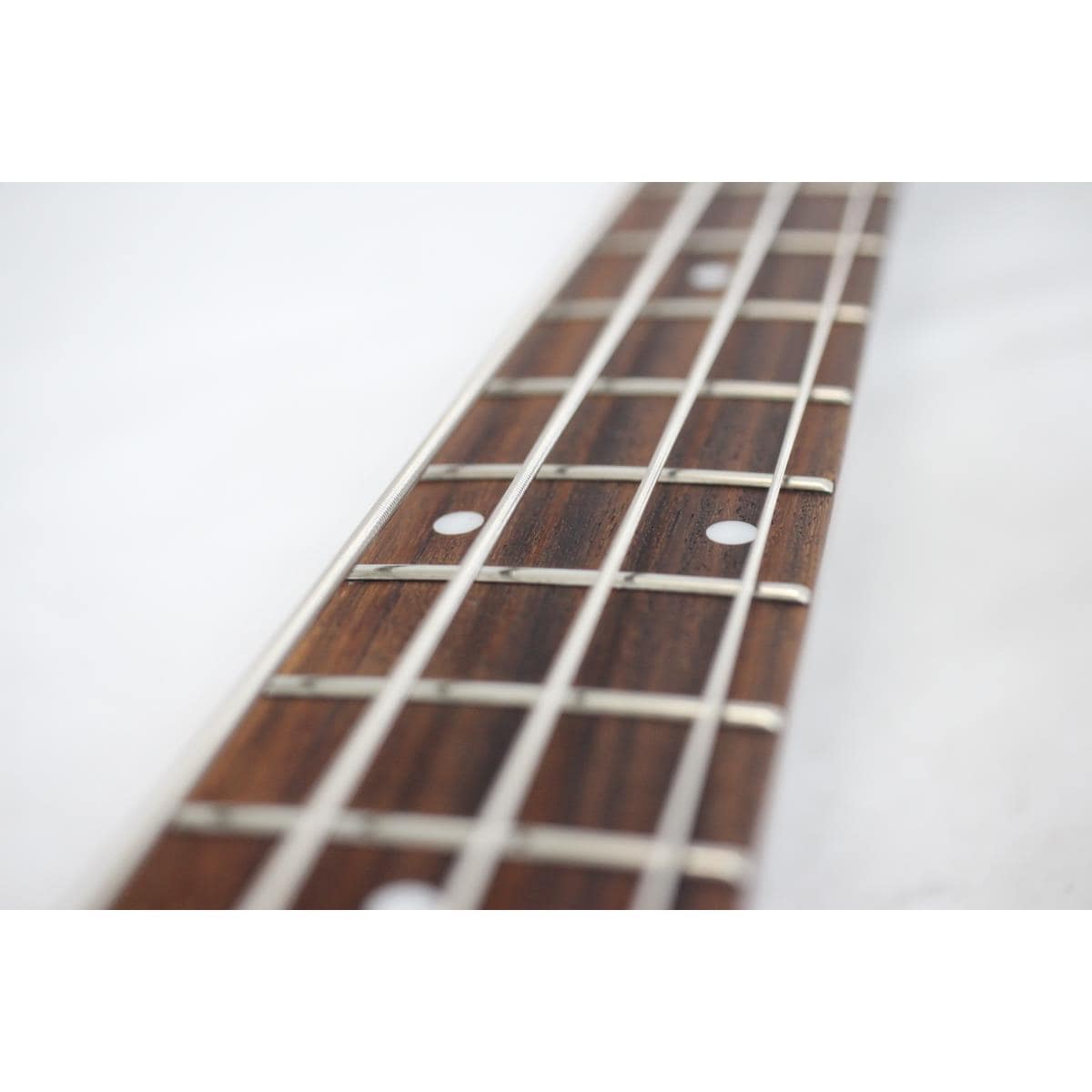 ＥＰＩＰＨＯＮＥ　　ＬＴＤ　ＴＨＵＮＤＥＲＢＩＲＤ　ＩＶ