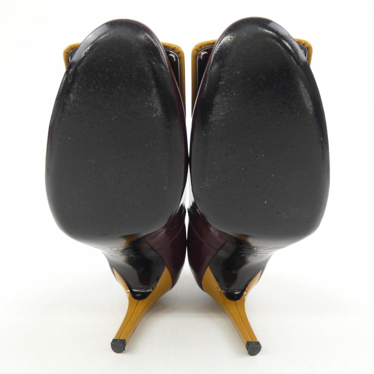 ロジェヴィヴィエ ROGER VIVIER パンプス