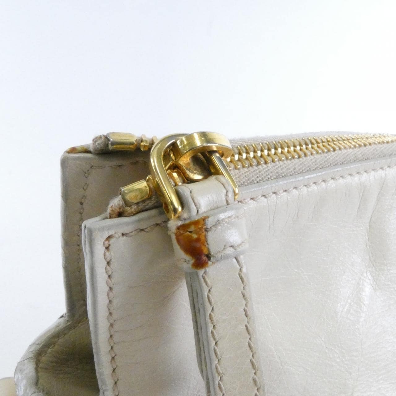 ミュウミュウ RT0438 バッグ